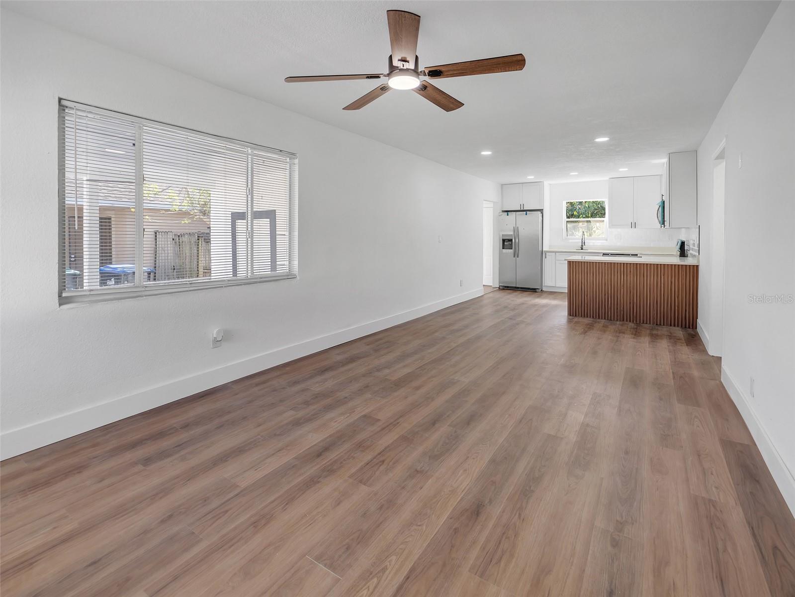 Image 8 of 22 For 3910 Robinson Street