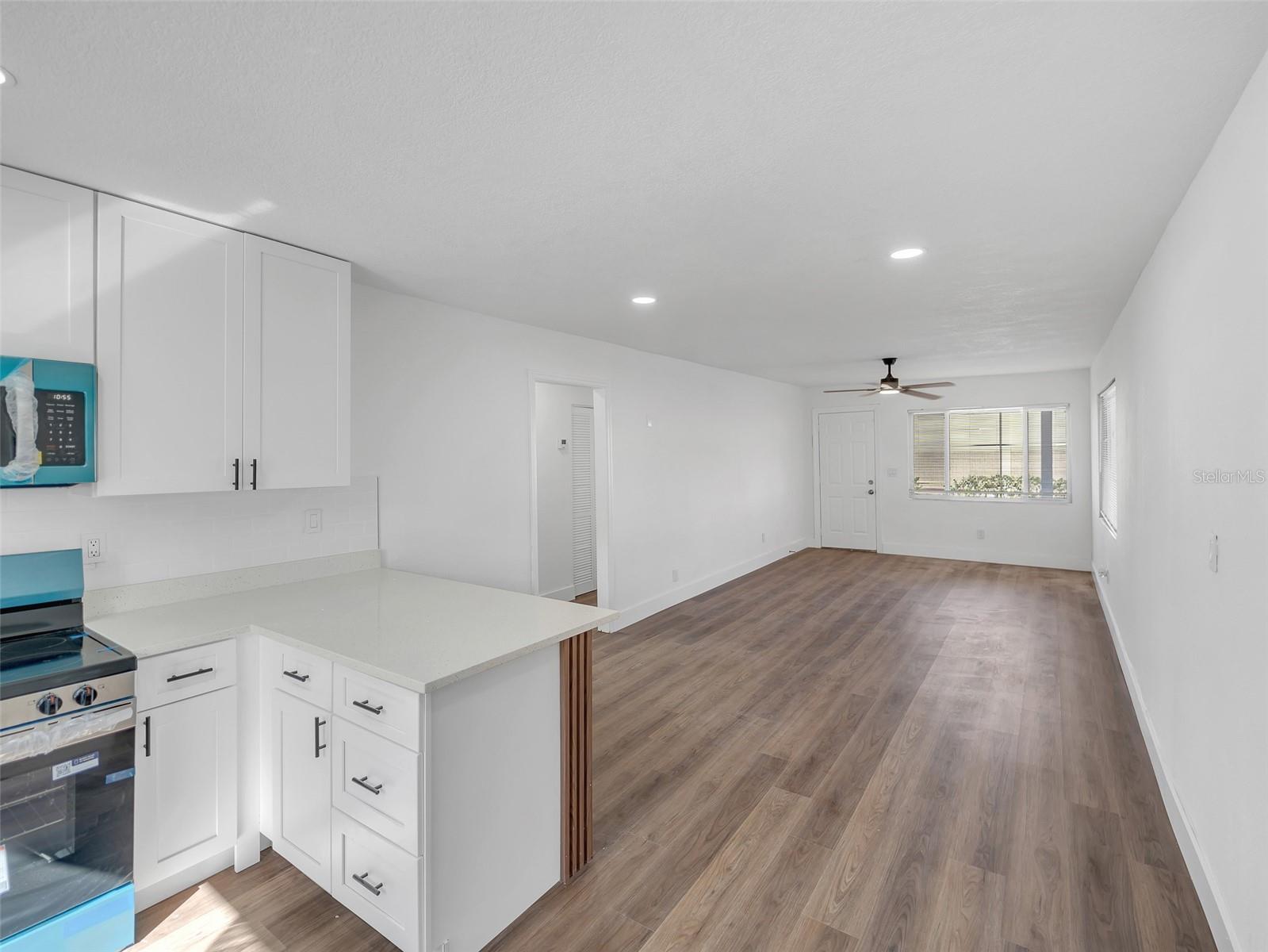 Image 9 of 22 For 3910 Robinson Street