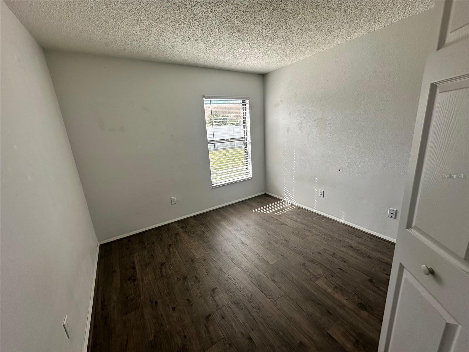 Image 13 of 28 For 1024 Alpug Avenue