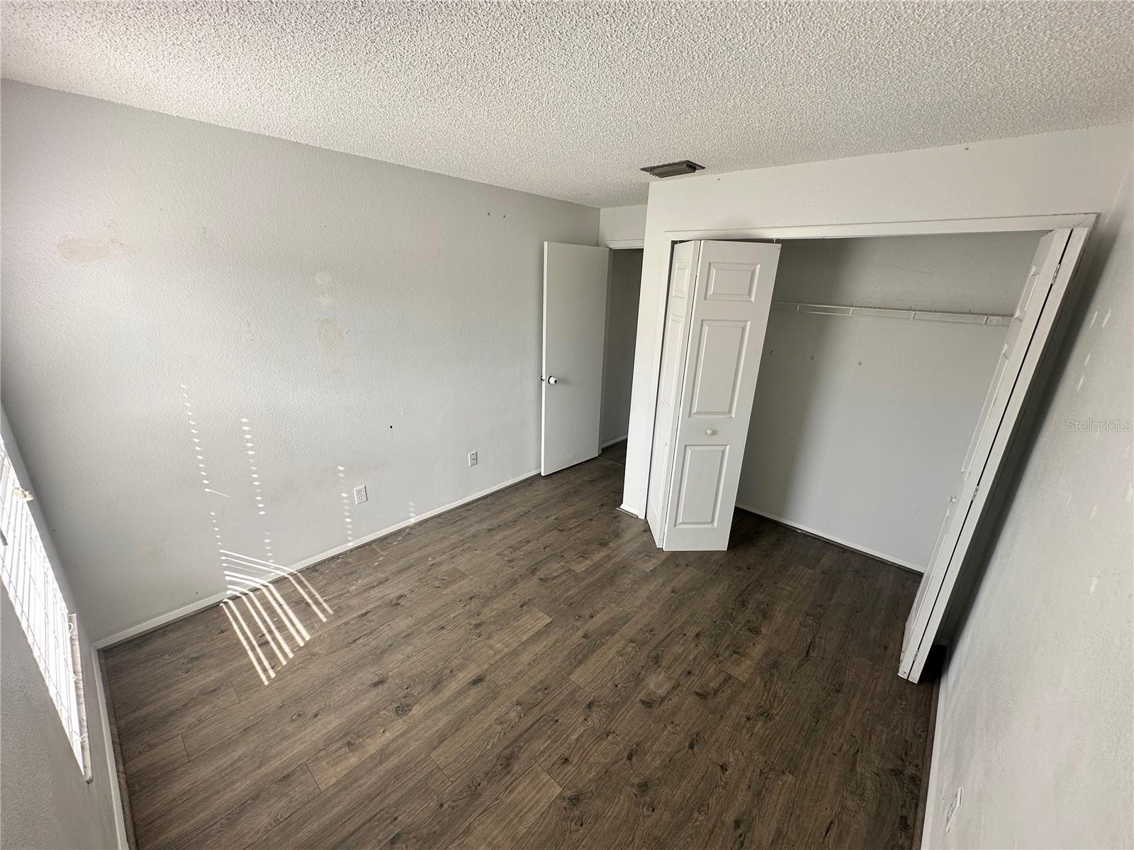 Image 14 of 28 For 1024 Alpug Avenue