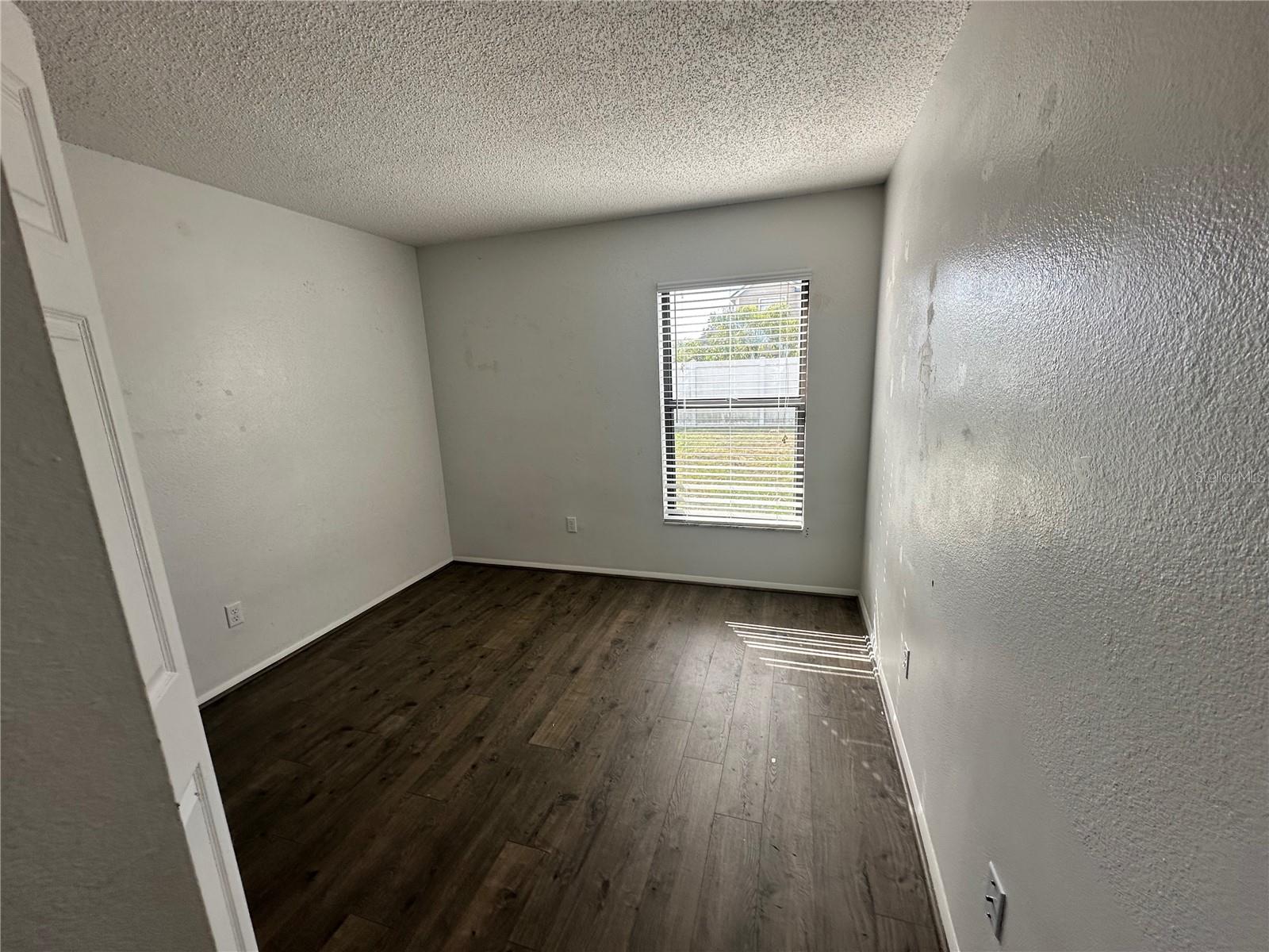 Image 16 of 28 For 1024 Alpug Avenue