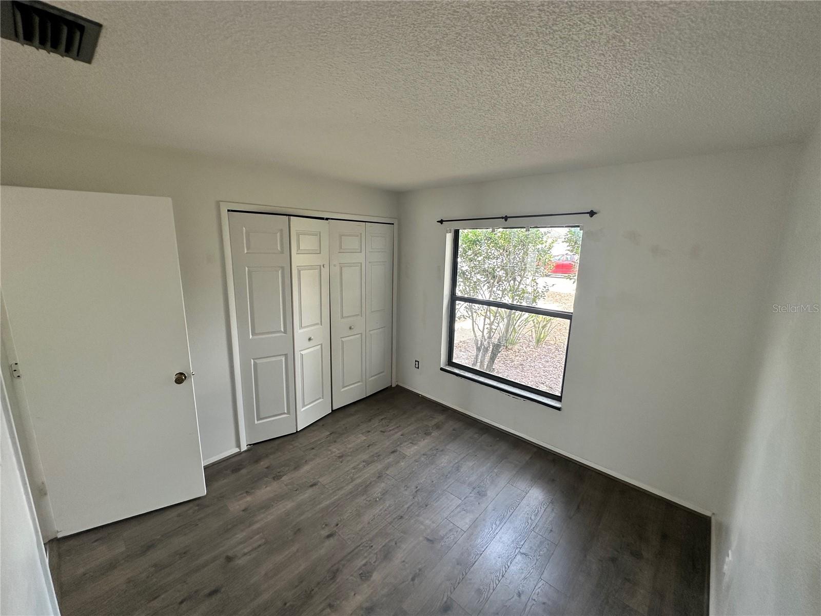 Image 19 of 28 For 1024 Alpug Avenue