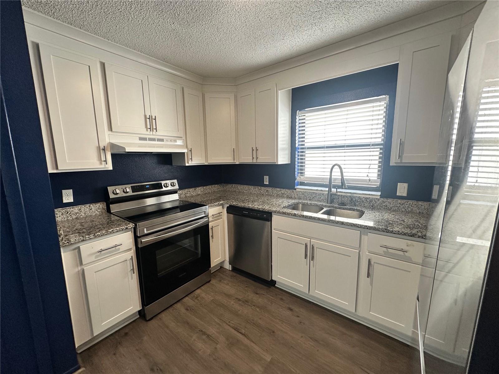 Image 4 of 28 For 1024 Alpug Avenue