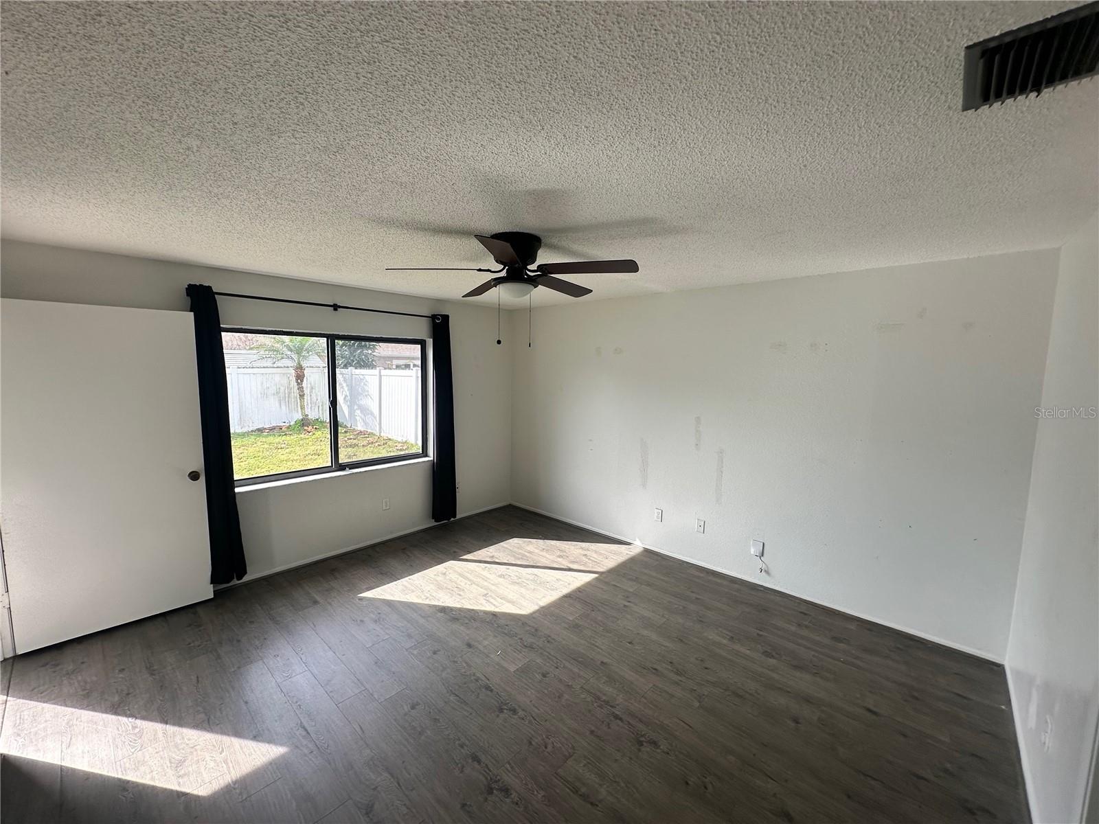 Image 7 of 28 For 1024 Alpug Avenue