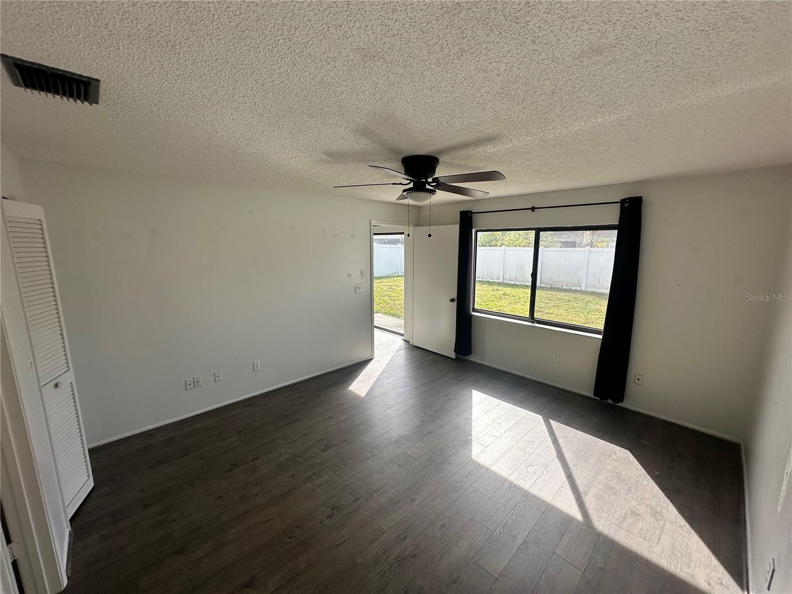 Image 8 of 28 For 1024 Alpug Avenue