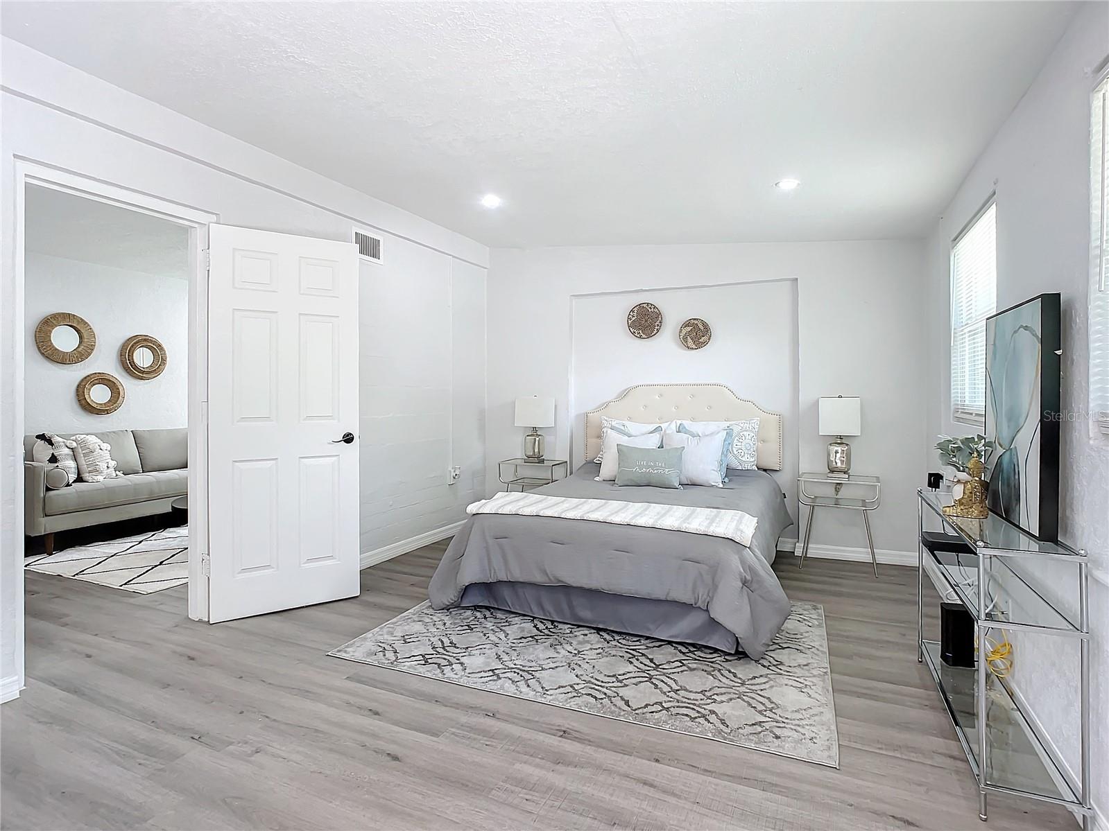 Image 11 of 22 For 736 Segrave Street