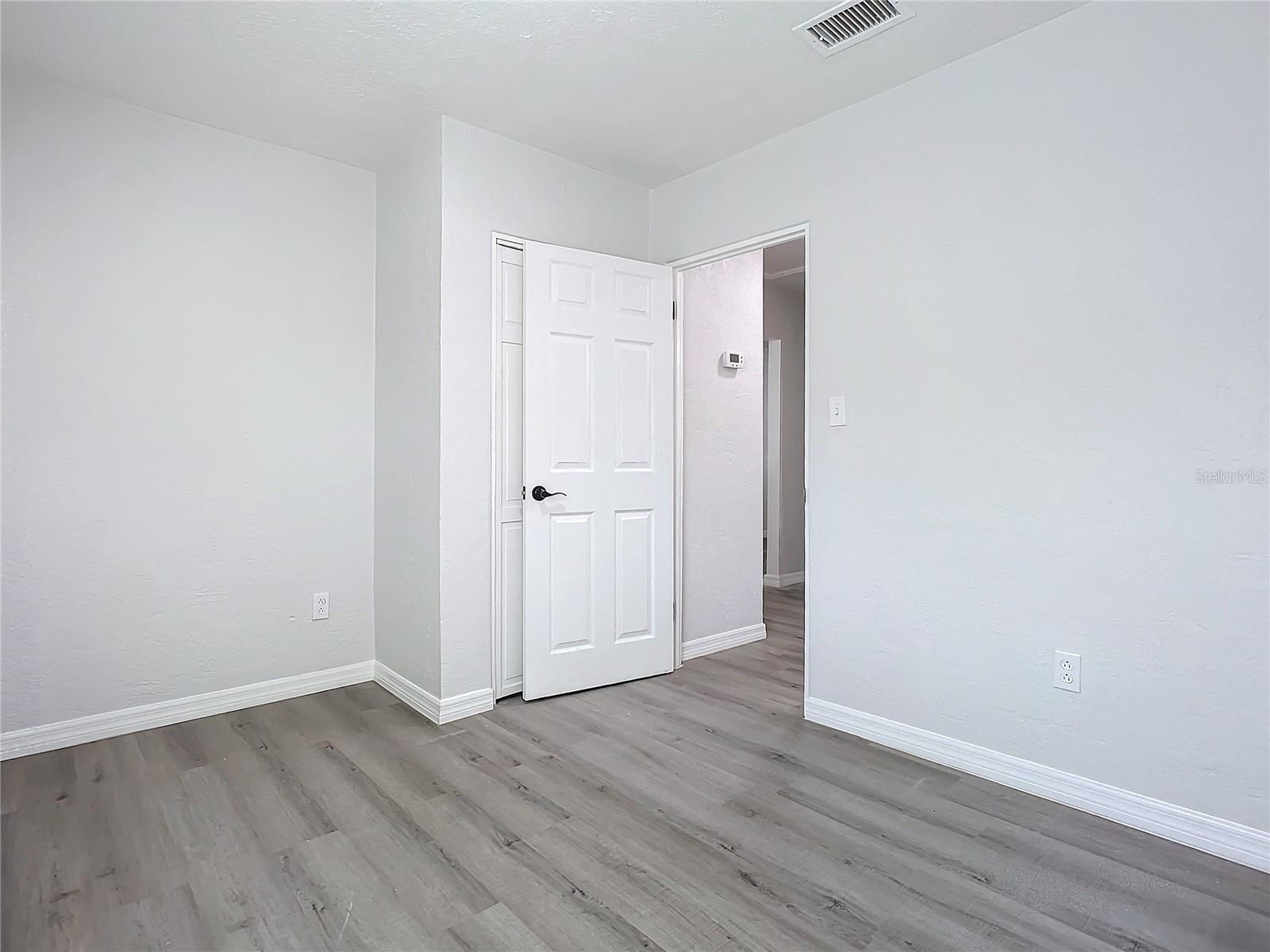 Image 16 of 22 For 736 Segrave Street