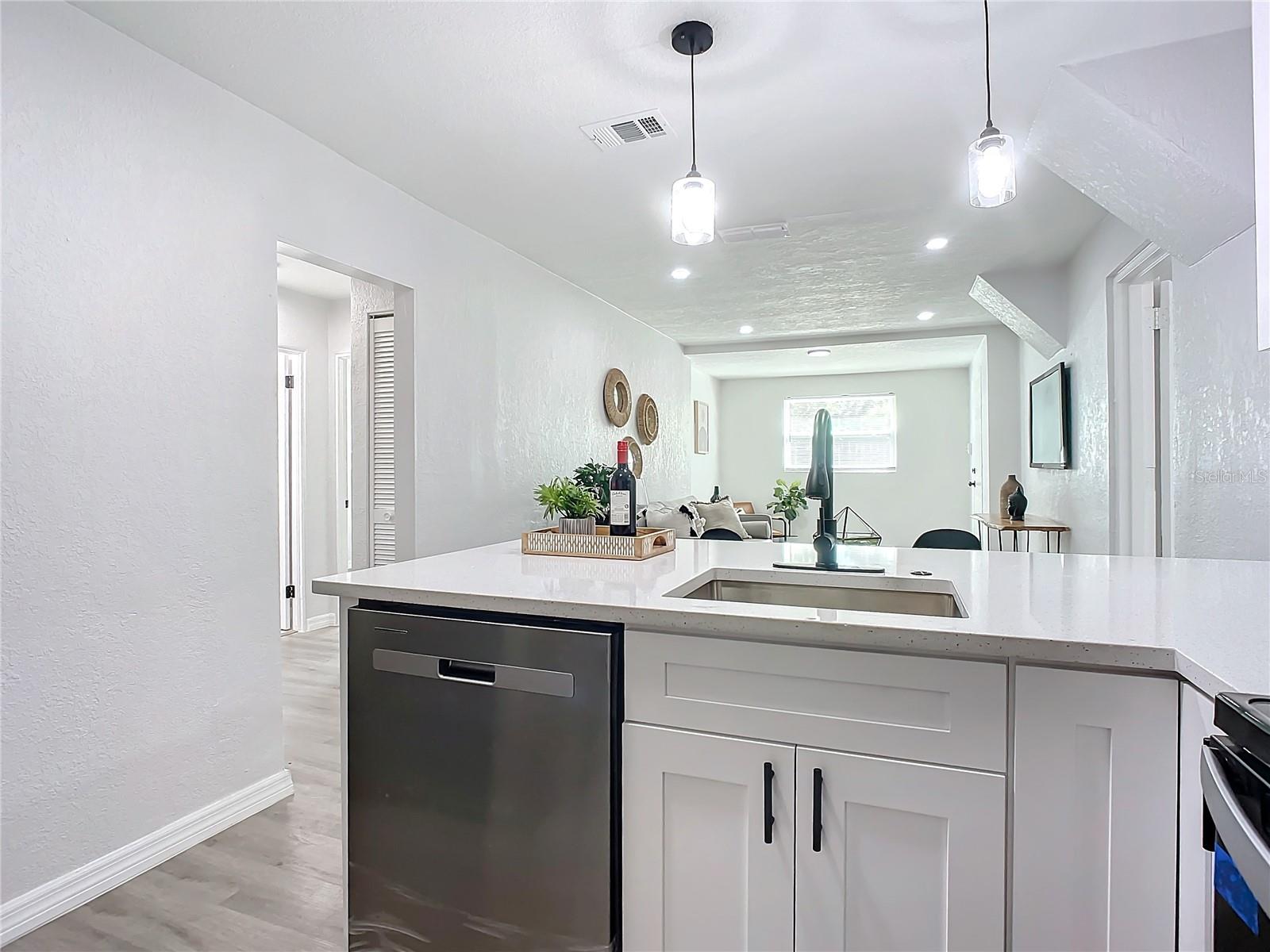 Image 7 of 22 For 736 Segrave Street