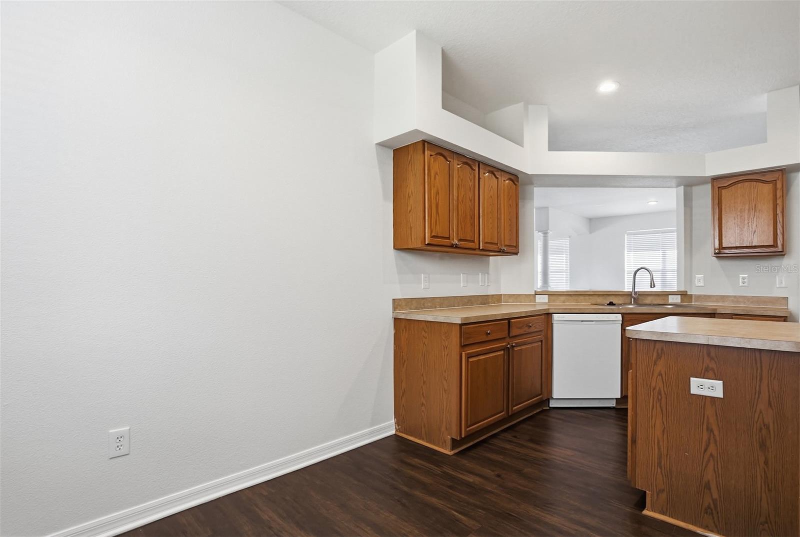 Image 15 of 41 For 19043 New Passage Boulevard