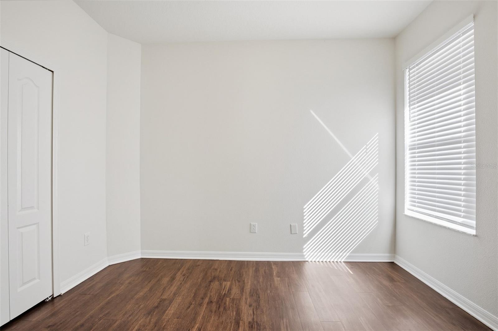 Image 20 of 41 For 19043 New Passage Boulevard