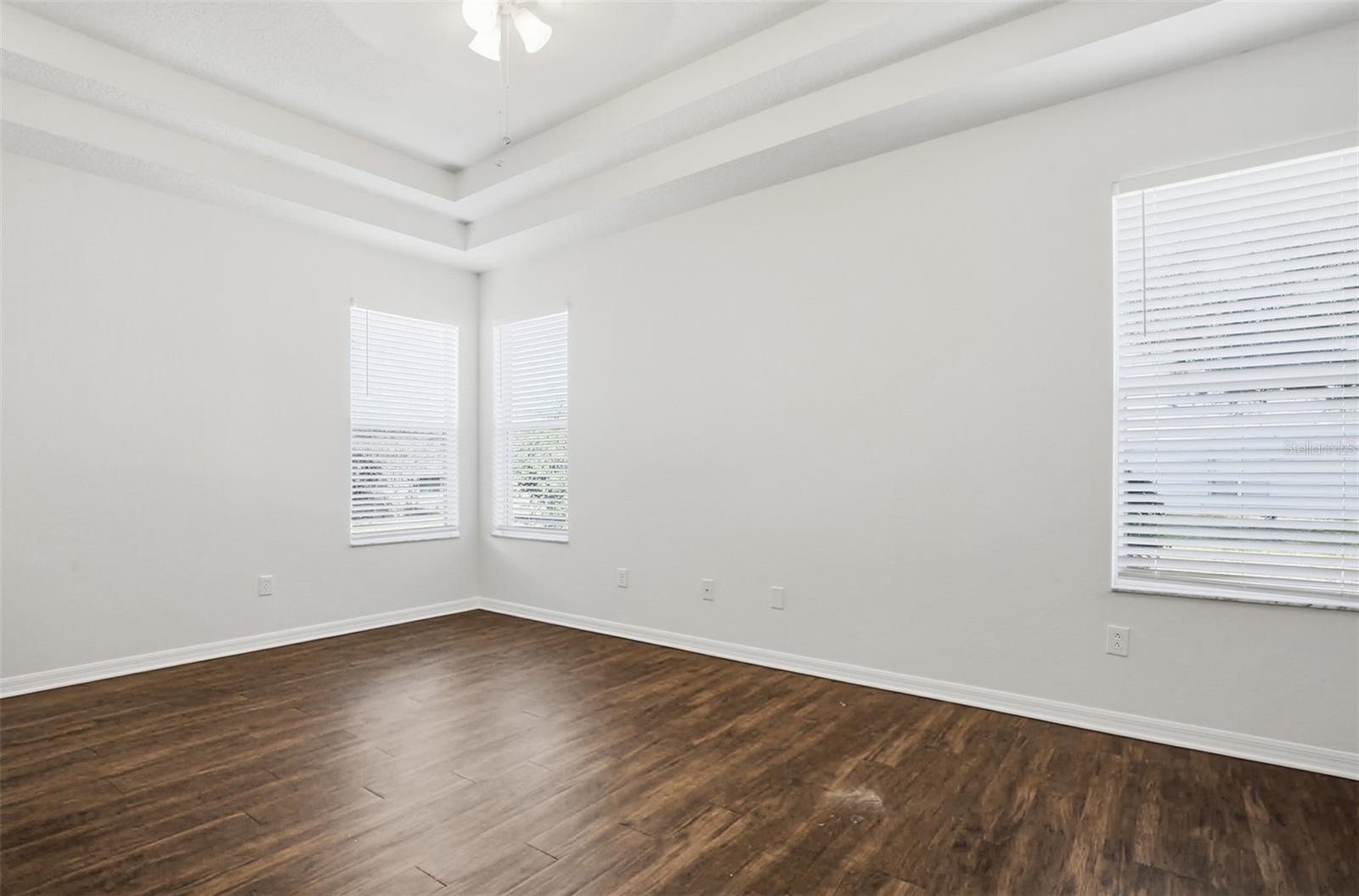 Image 23 of 41 For 19043 New Passage Boulevard