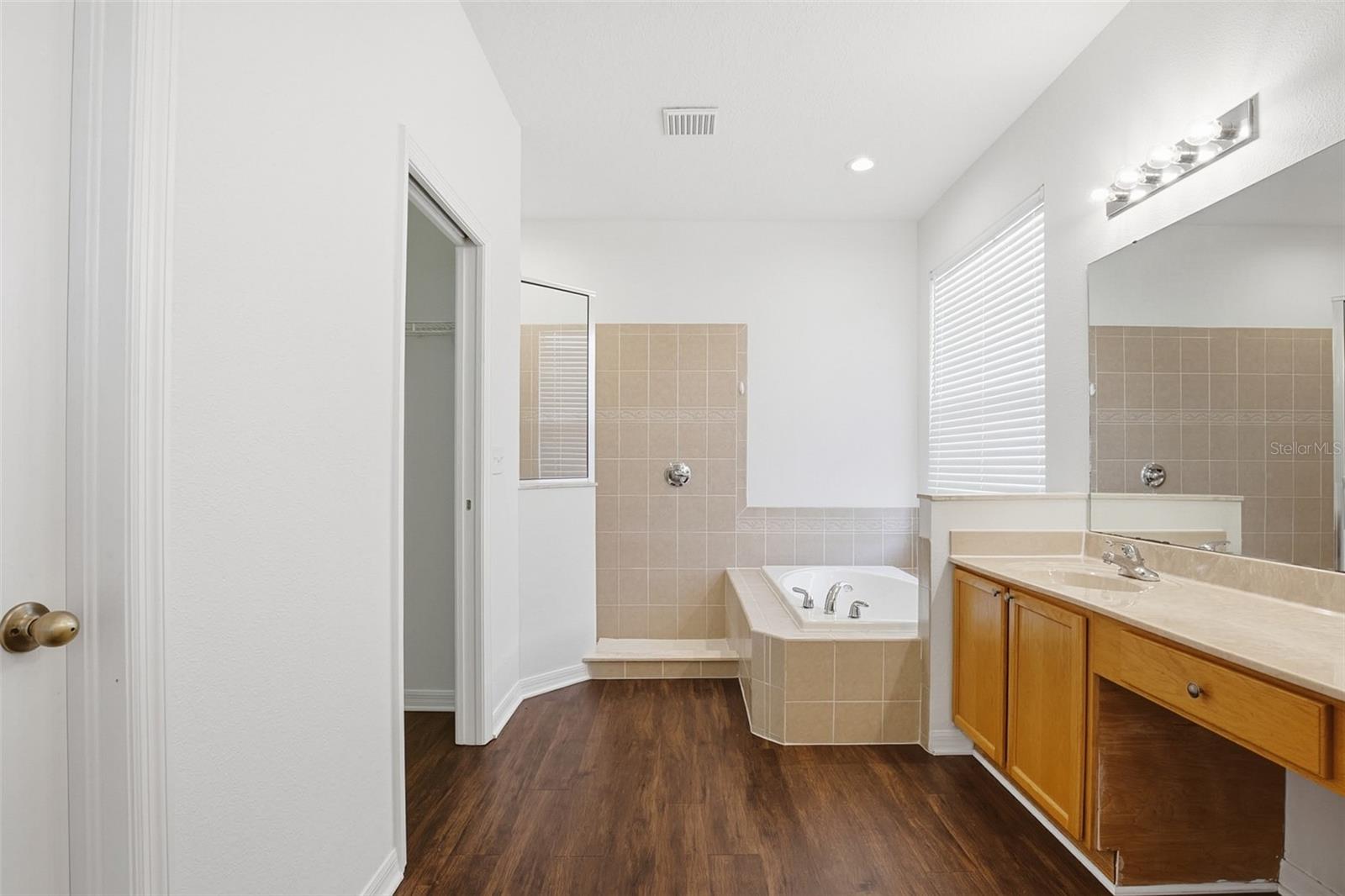 Image 32 of 41 For 19043 New Passage Boulevard