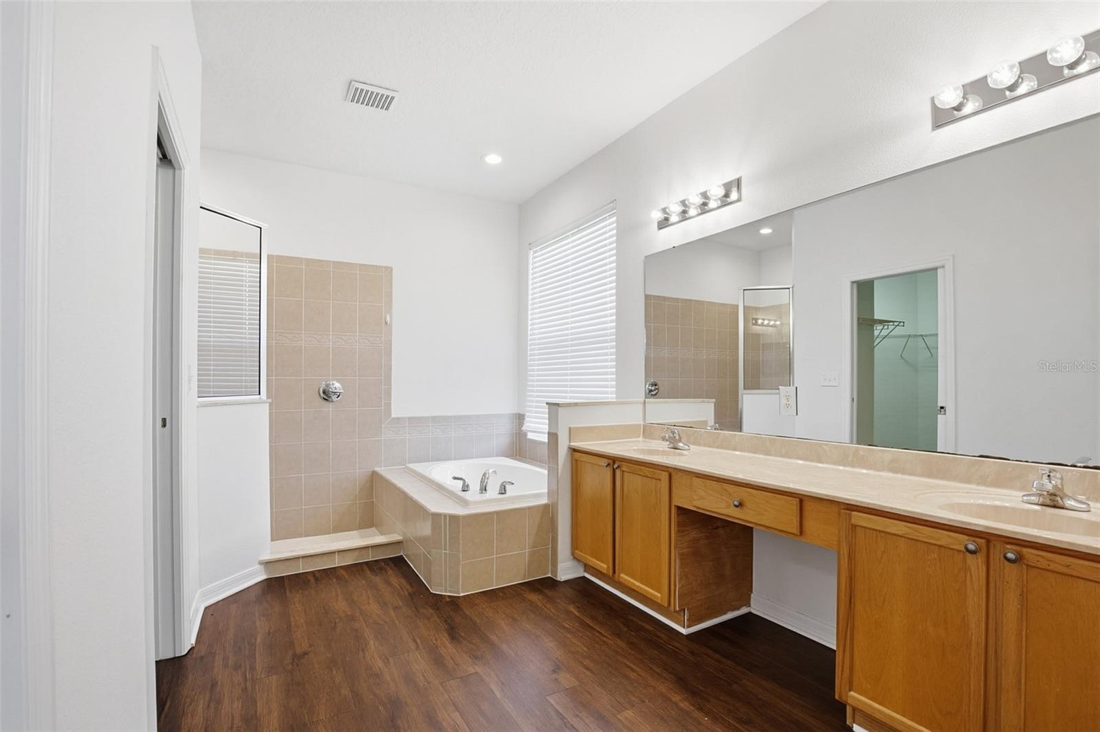 Image 33 of 41 For 19043 New Passage Boulevard