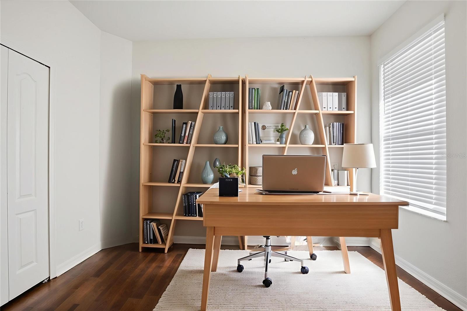 Image 4 of 41 For 19043 New Passage Boulevard