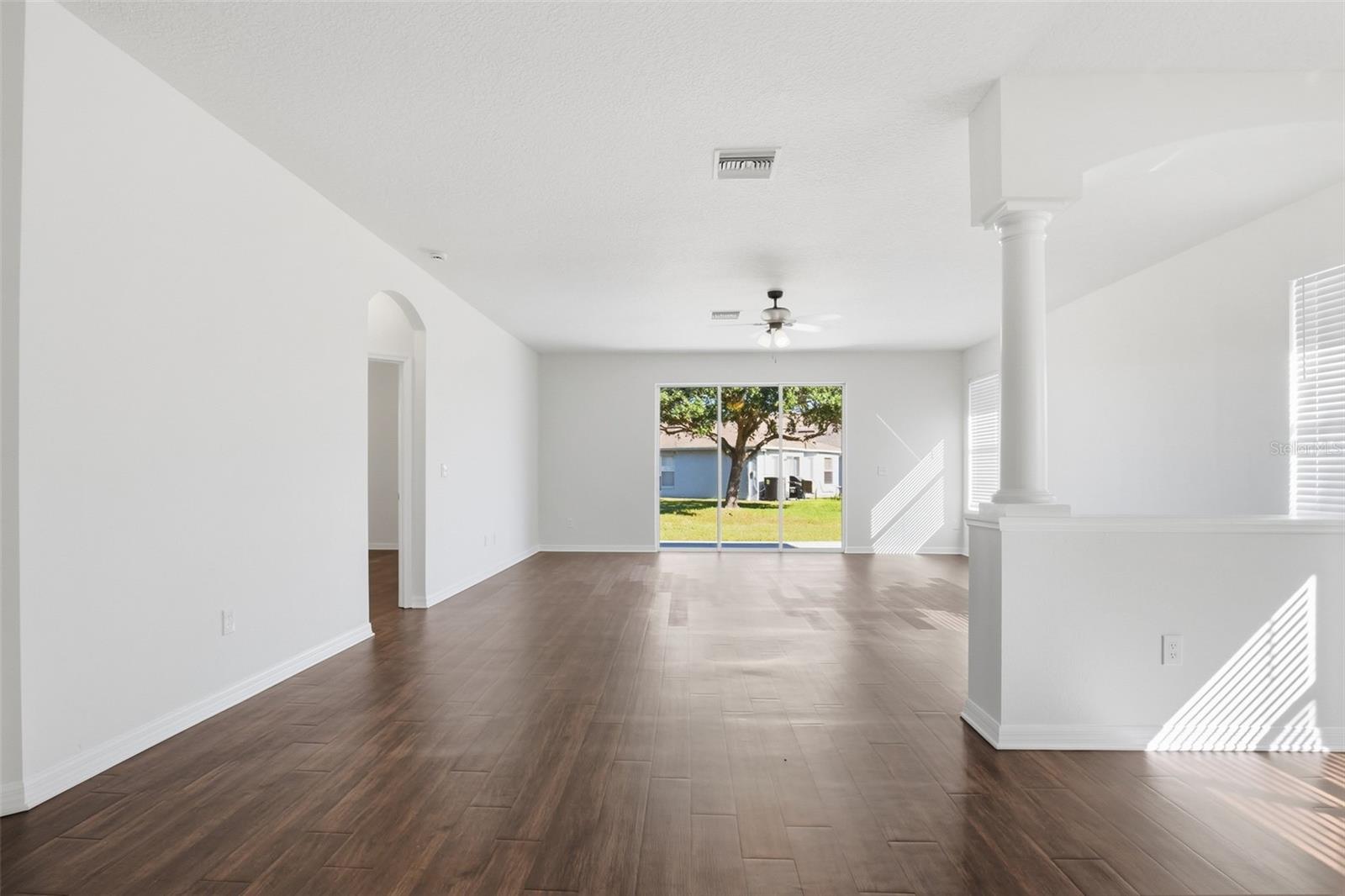 Image 8 of 41 For 19043 New Passage Boulevard