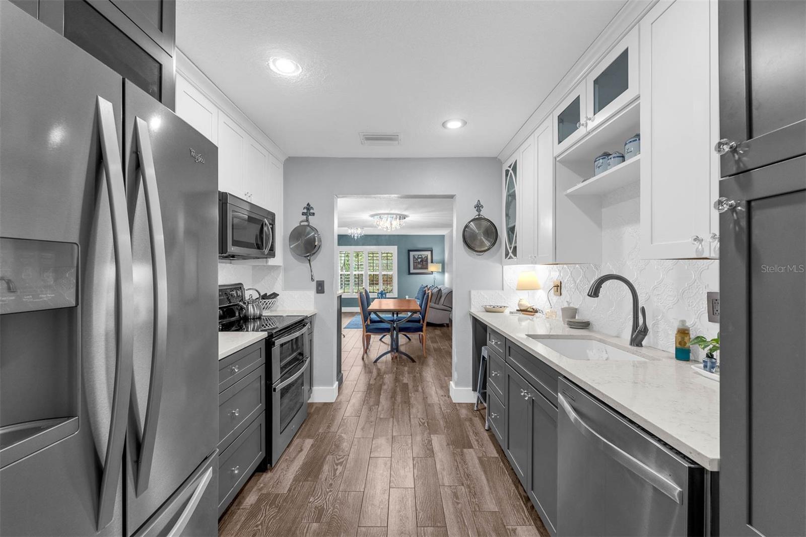 Image 13 of 32 For 1630 Gulfview Drive 423