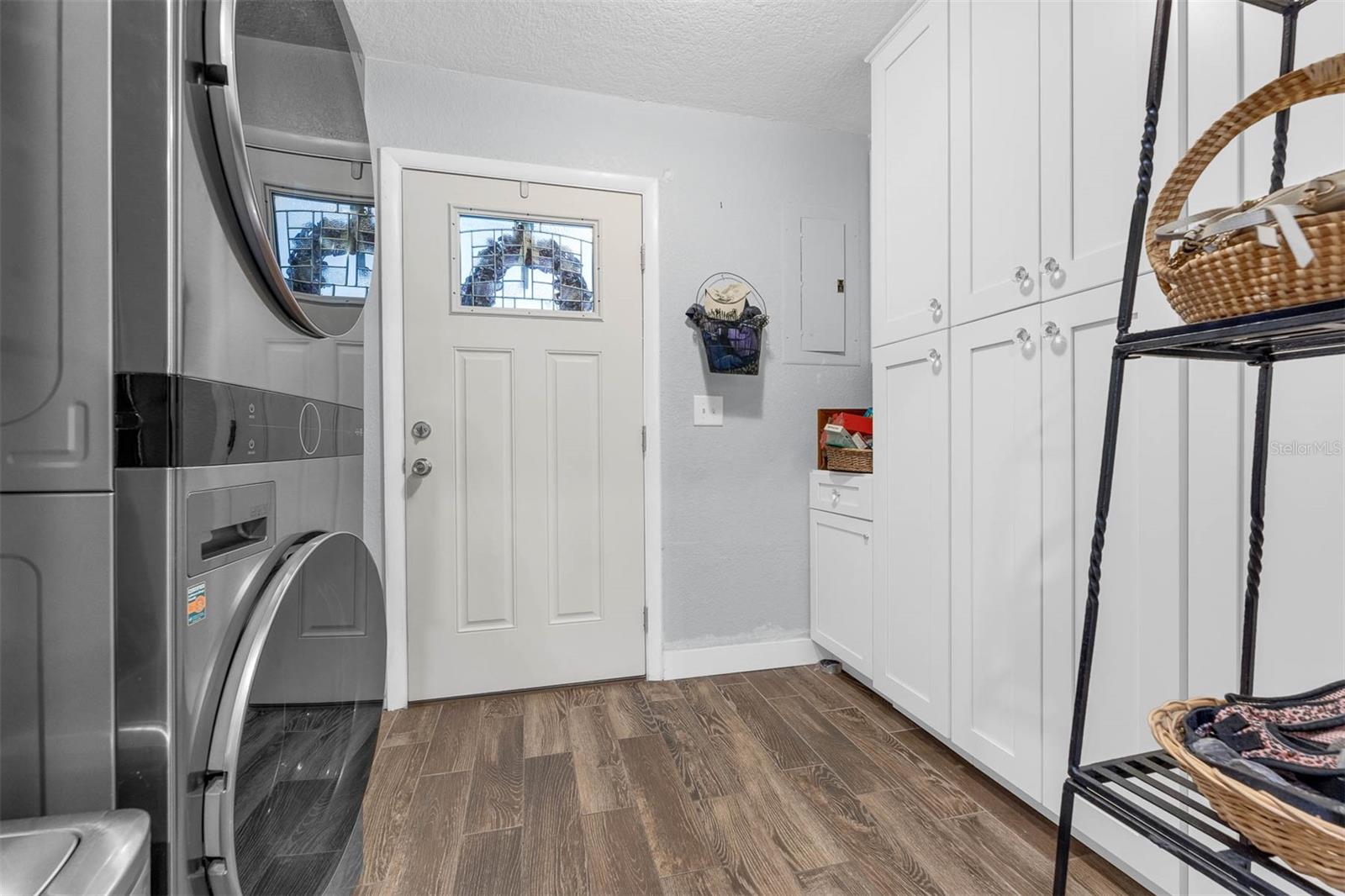 Image 15 of 32 For 1630 Gulfview Drive 423