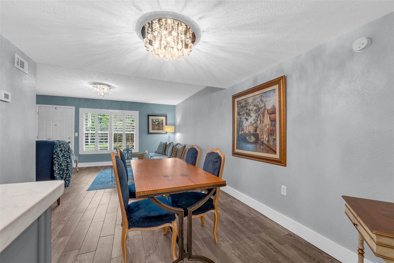 Image 16 of 32 For 1630 Gulfview Drive 423