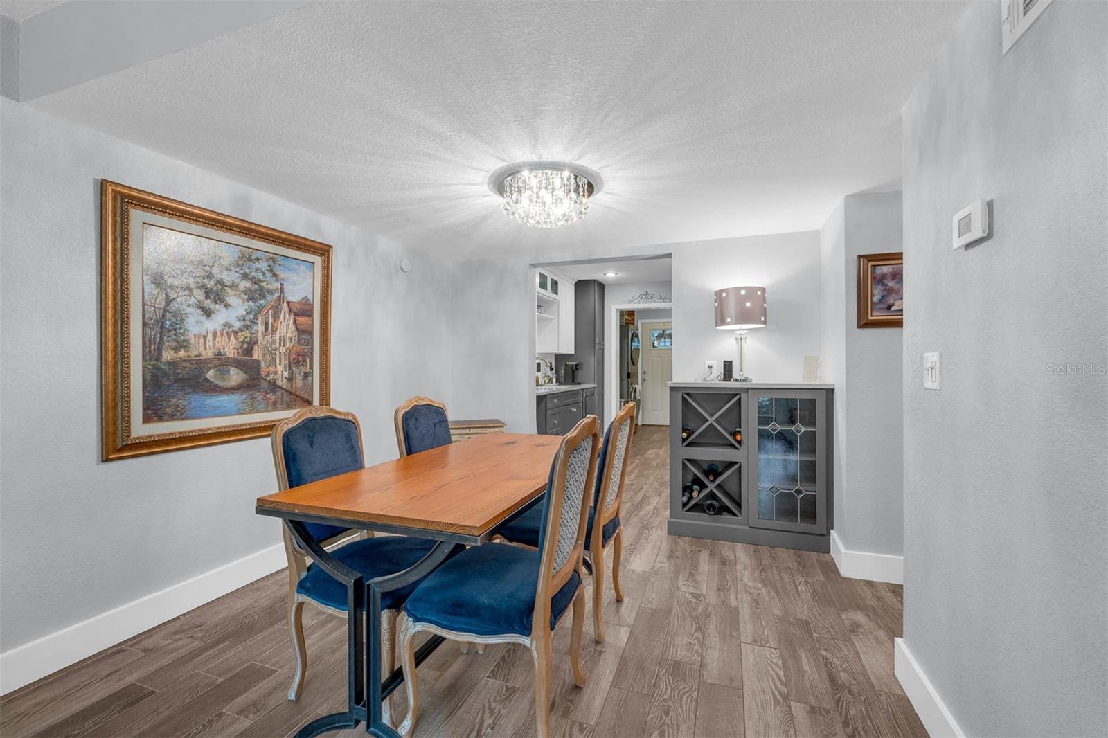 Image 17 of 32 For 1630 Gulfview Drive 423