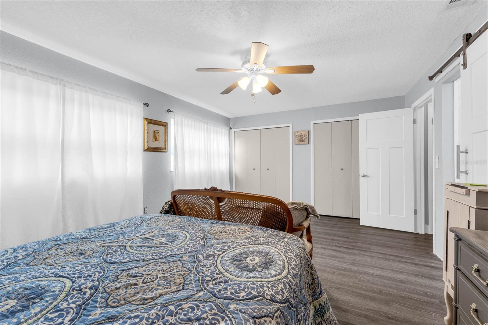 Image 25 of 32 For 1630 Gulfview Drive 423