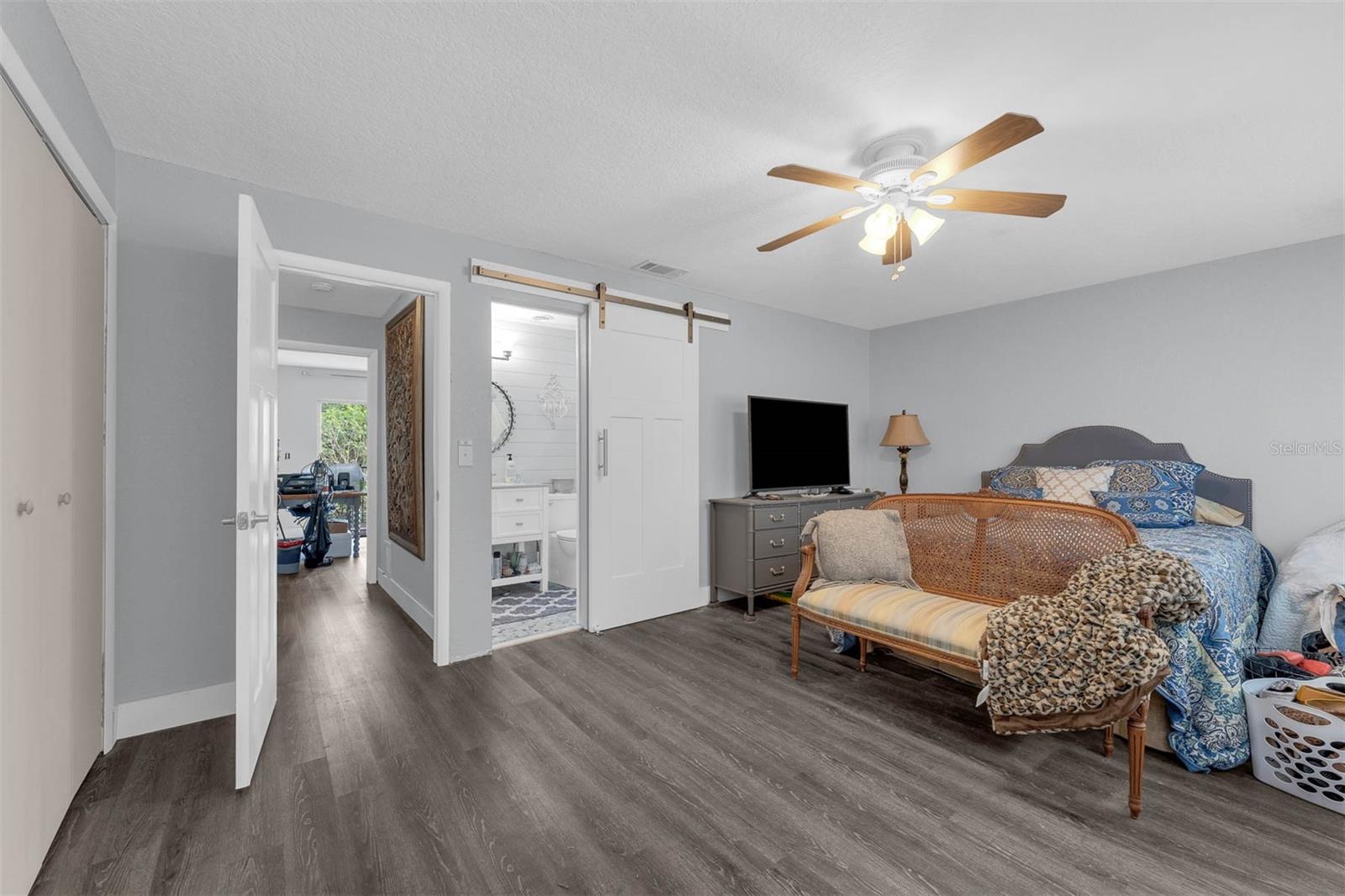 Image 26 of 32 For 1630 Gulfview Drive 423