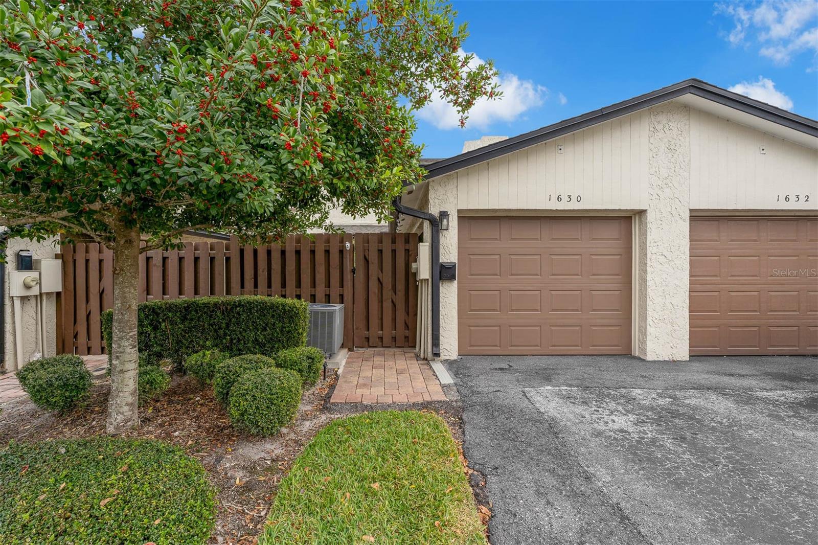 Image 5 of 32 For 1630 Gulfview Drive 423