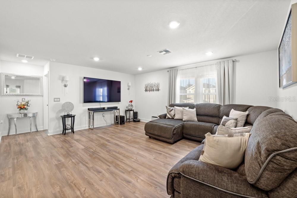 Image 21 of 47 For 9143 Hooten Way