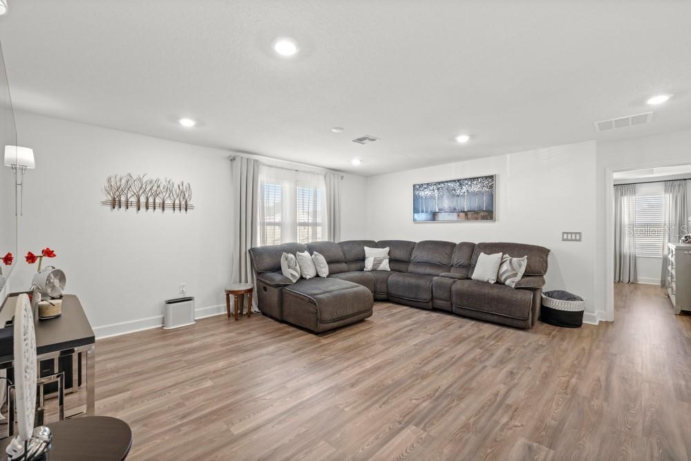 Image 25 of 47 For 9143 Hooten Way