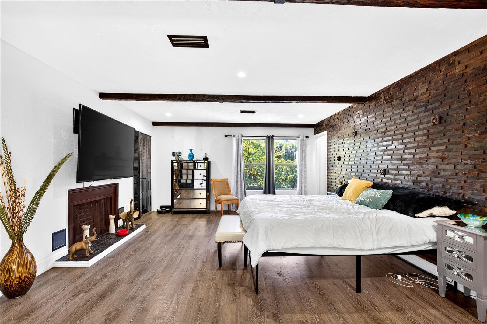 Image 25 of 46 For 3003 Fort King Street