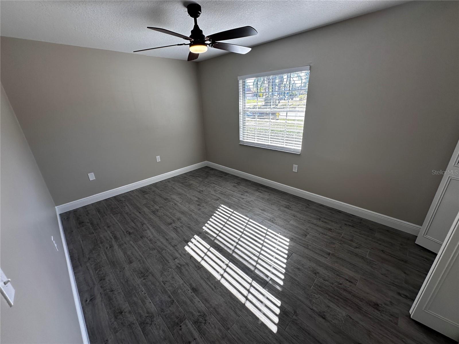 Image 12 of 21 For 2847 Bermuda Avenue