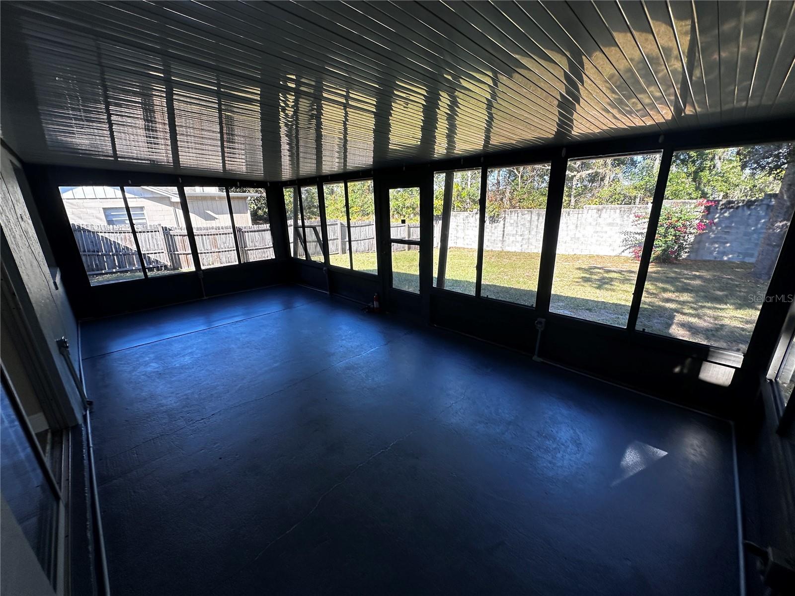 Image 19 of 21 For 2847 Bermuda Avenue