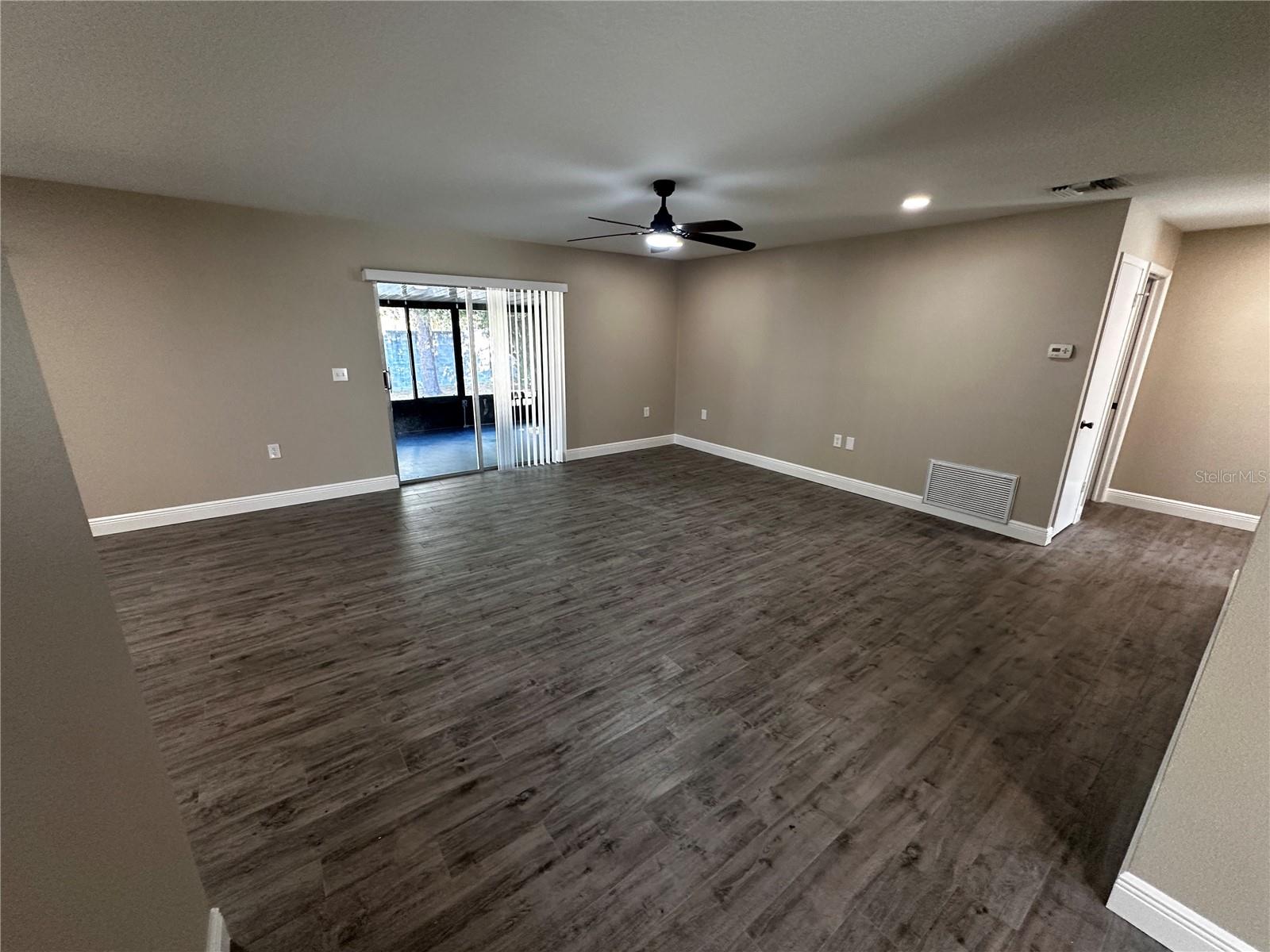 Image 8 of 21 For 2847 Bermuda Avenue