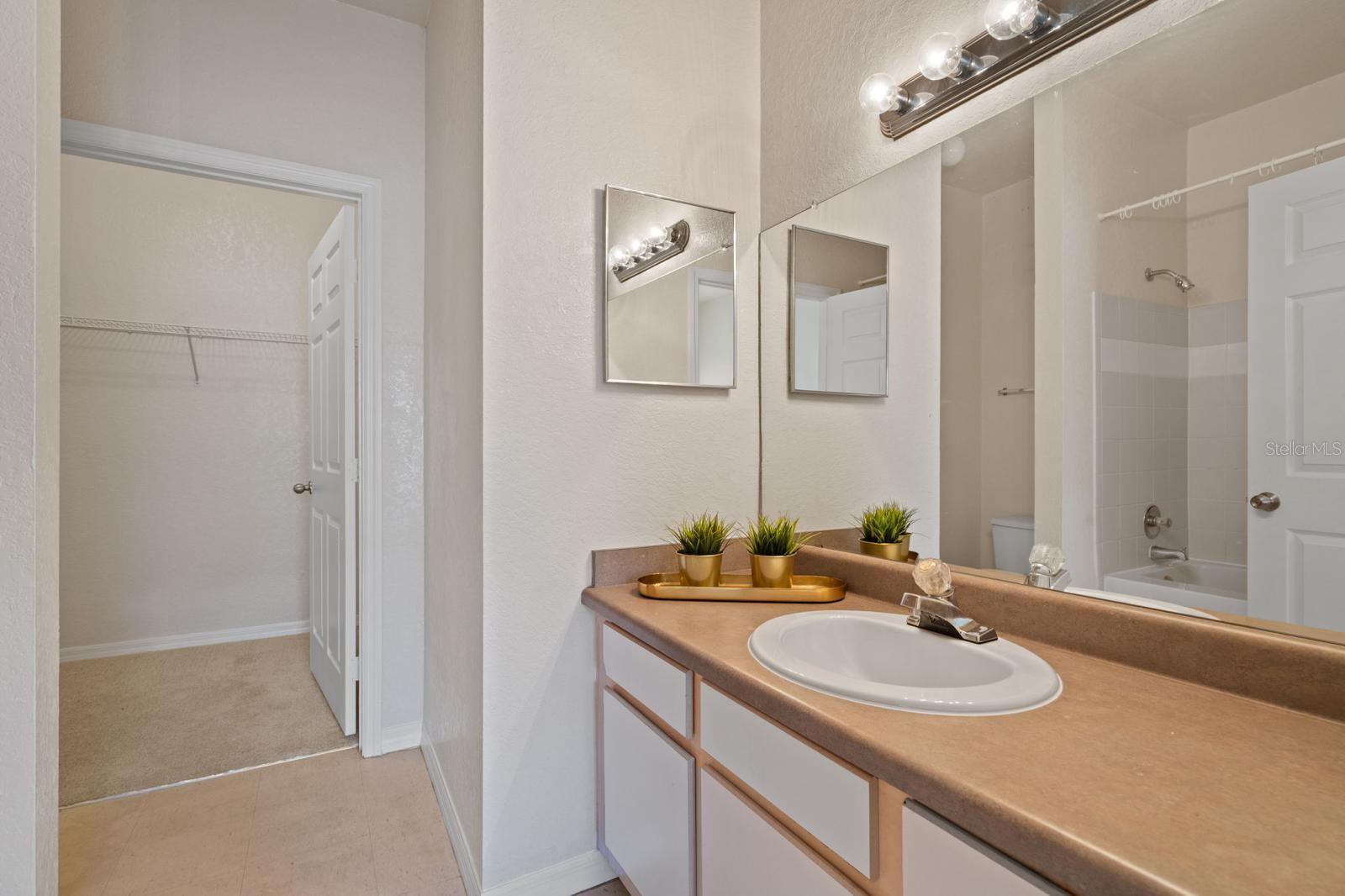 Image 15 of 28 For 5979 Westgate Drive 1021