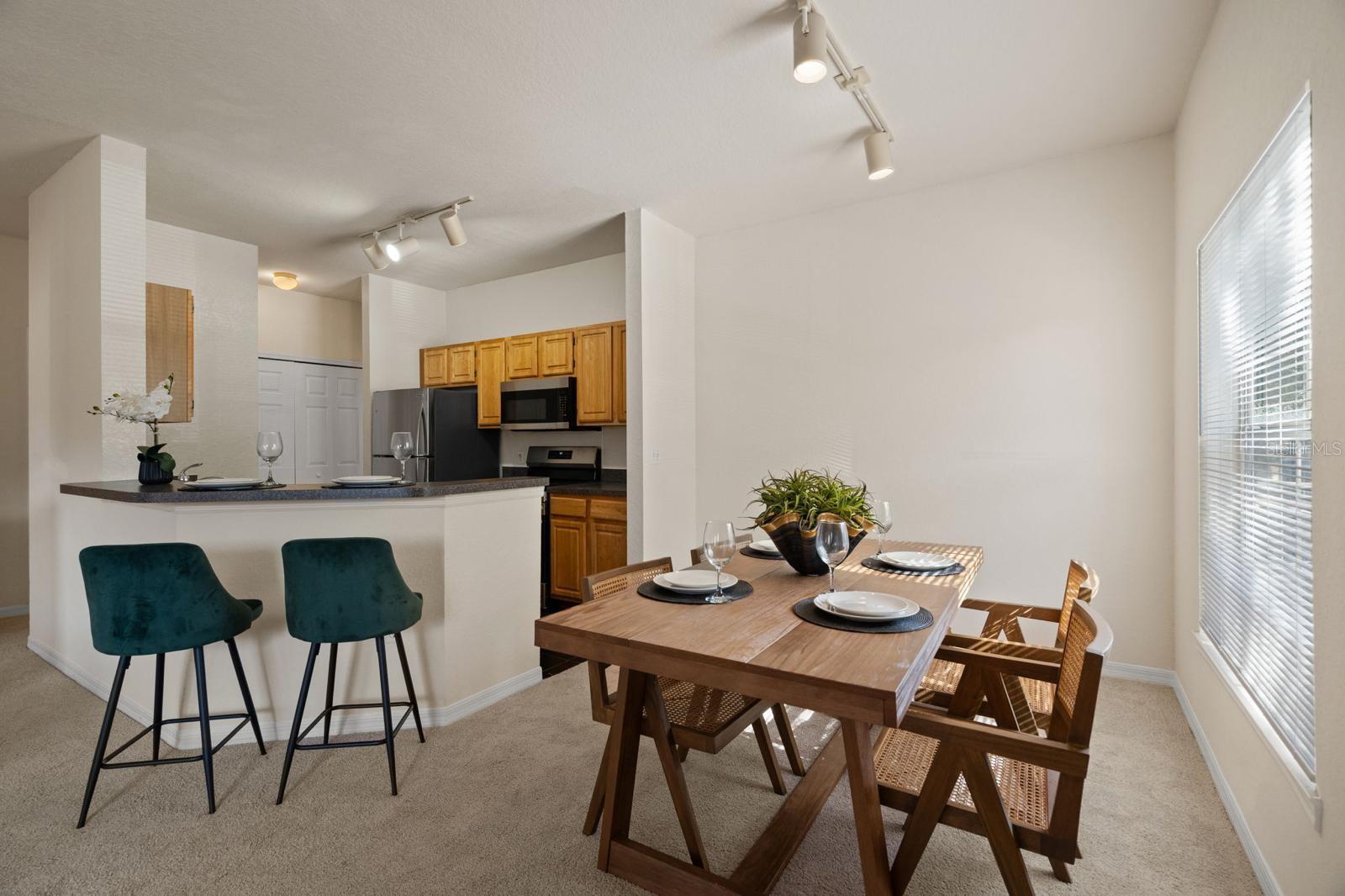 Image 7 of 28 For 5979 Westgate Drive 1021