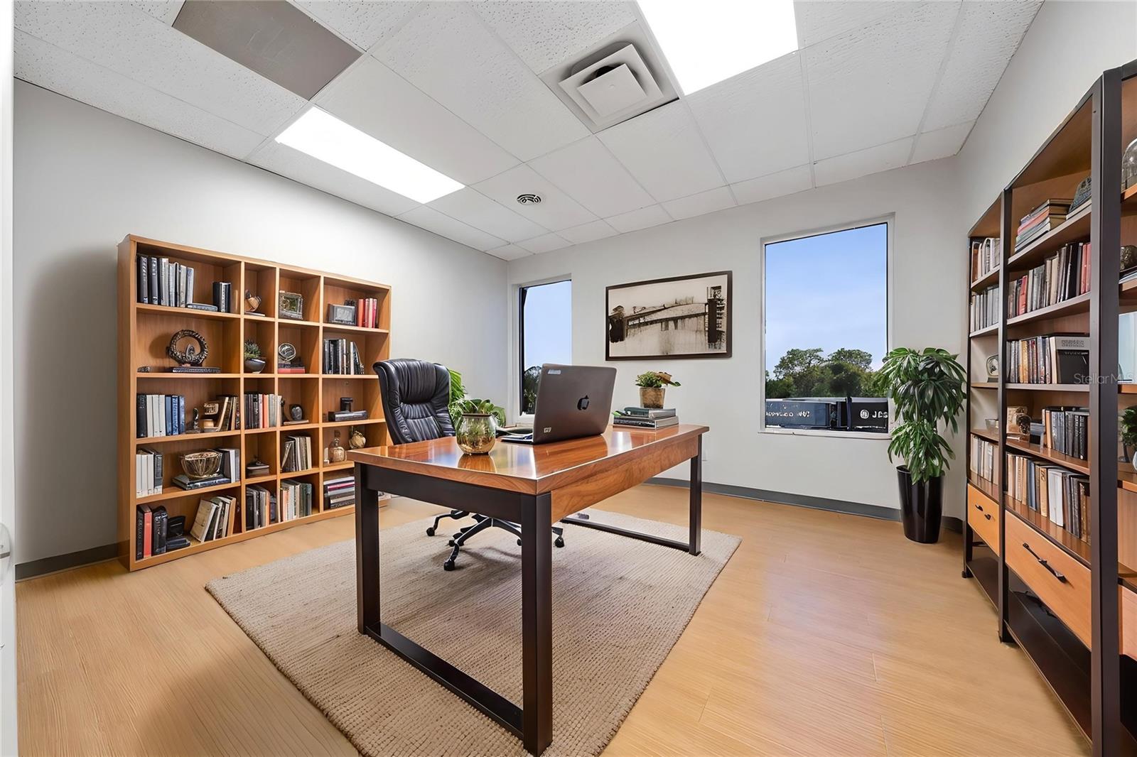 Image 11 of 20 For 7200 Lake Ellenor Drive 130