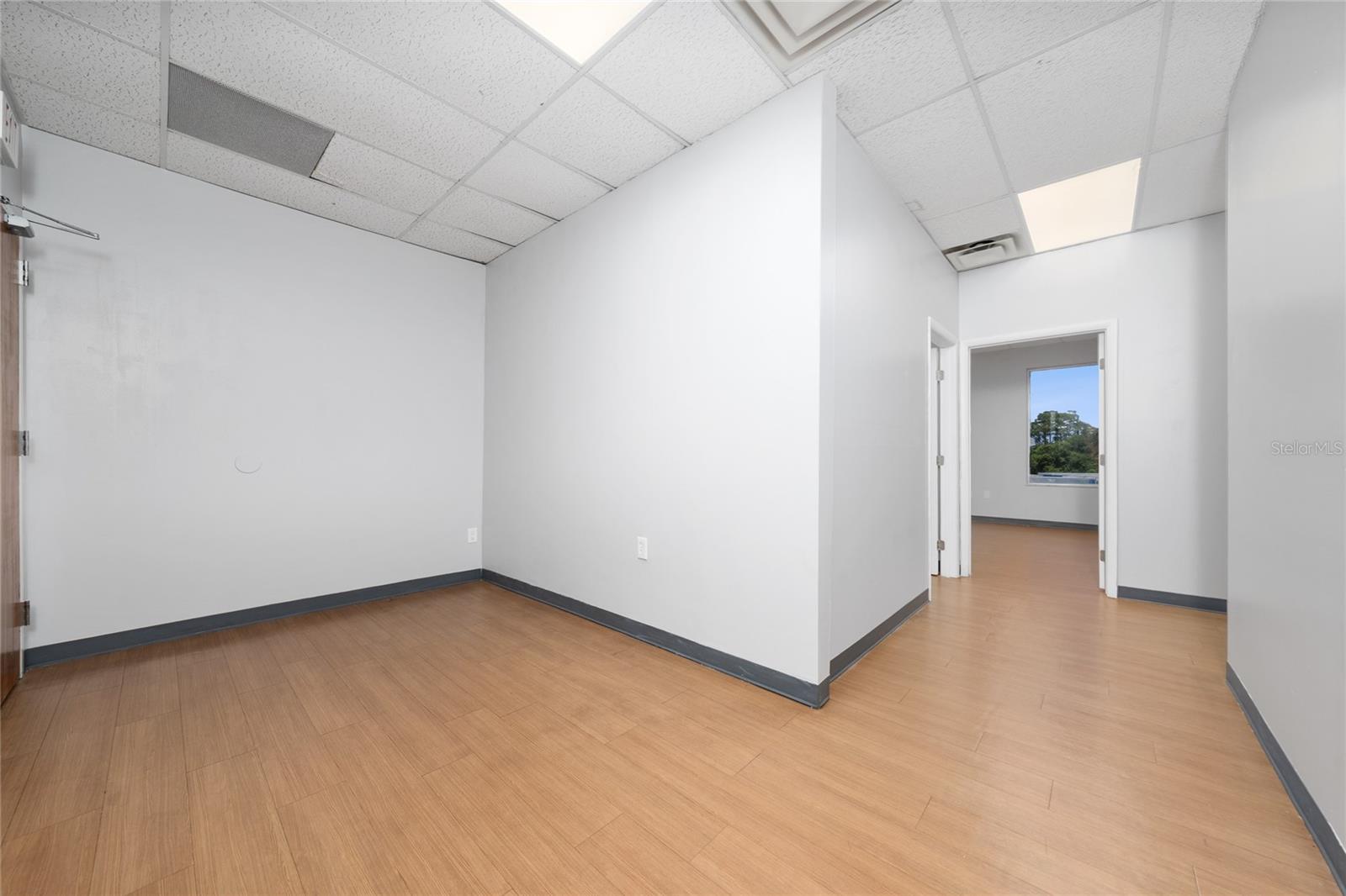 Image 2 of 20 For 7200 Lake Ellenor Drive 130