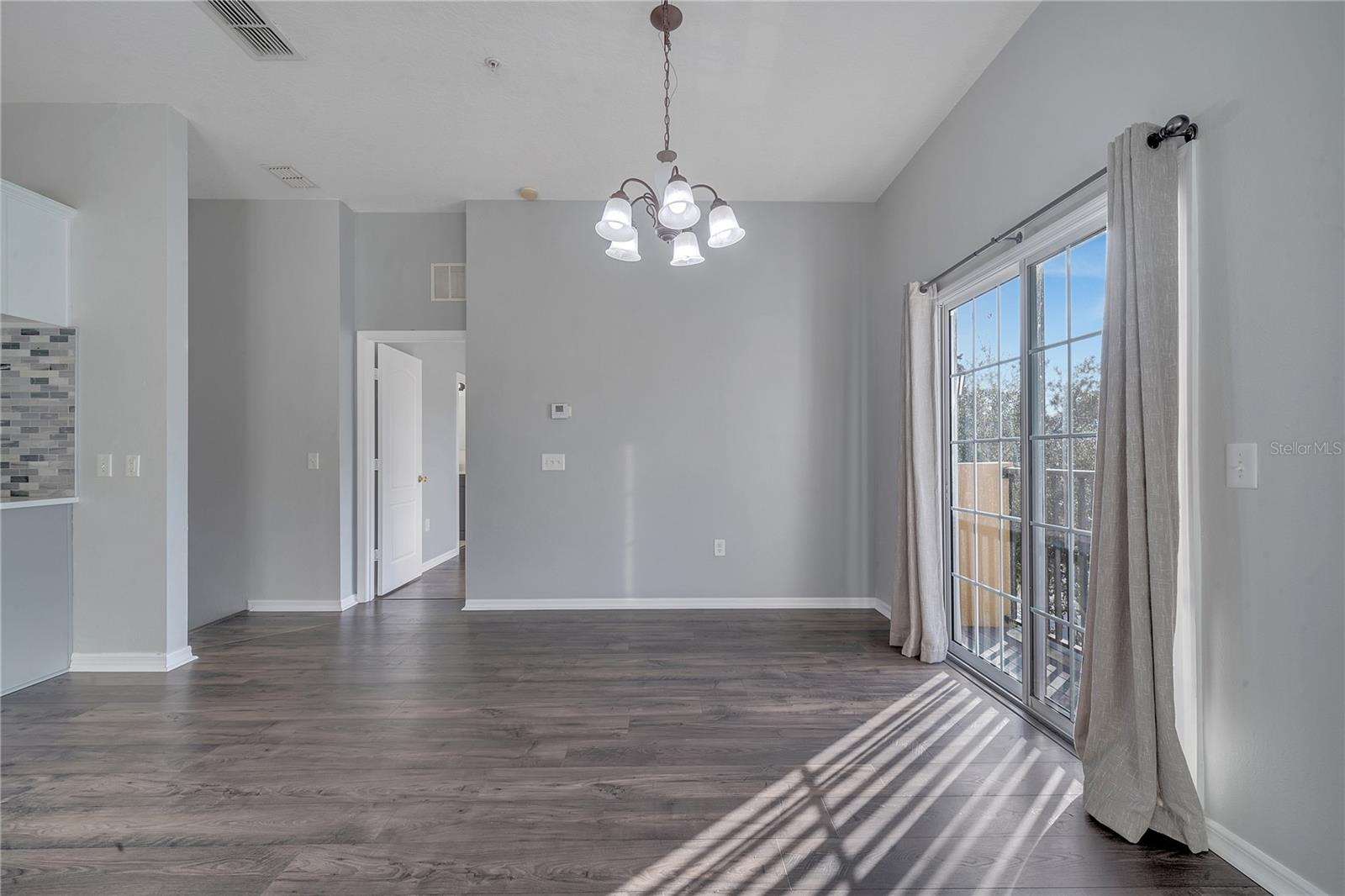 Image 15 of 32 For 1329 Broken Oak Drive 51a