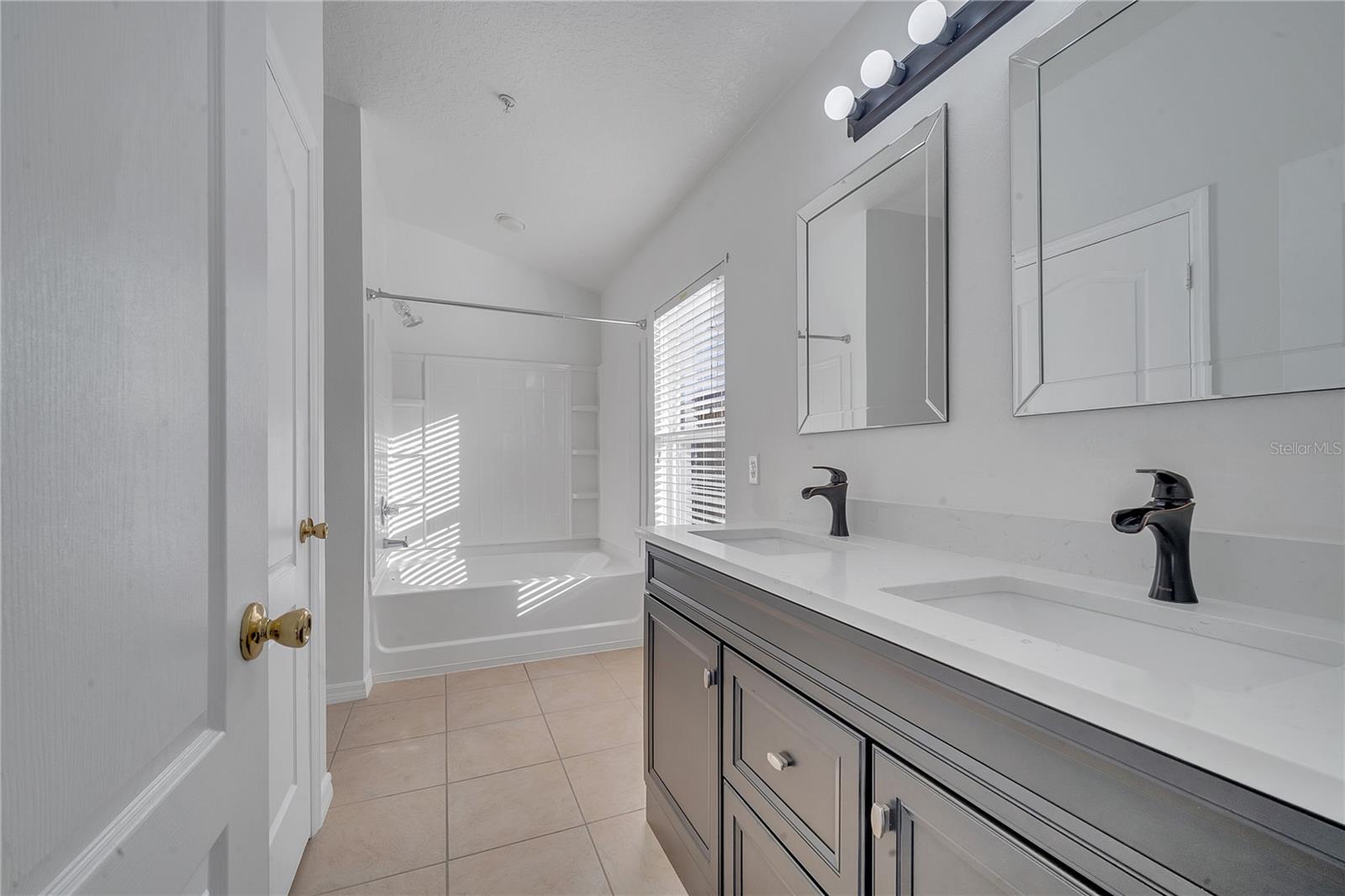 Image 21 of 32 For 1329 Broken Oak Drive 51a