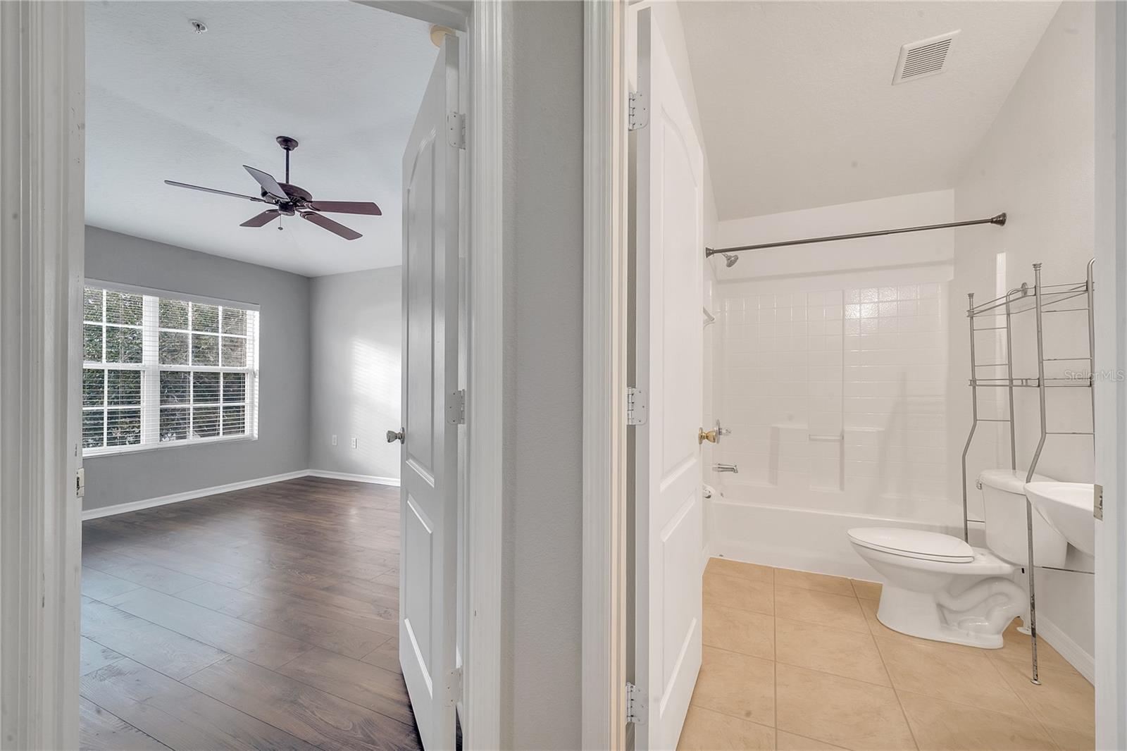 Image 26 of 32 For 1329 Broken Oak Drive 51a