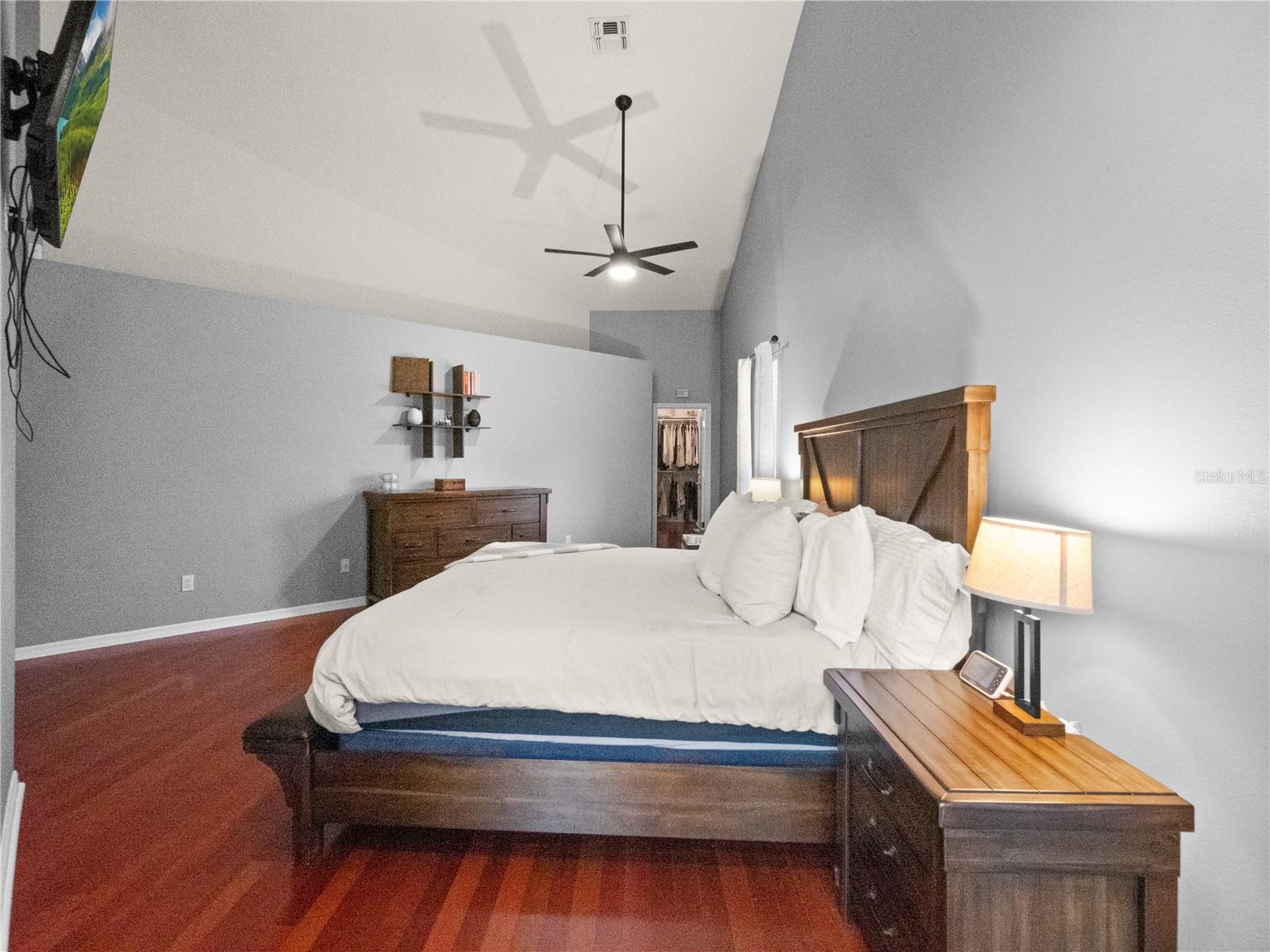 Image 19 of 37 For 1096 New Castle Lane