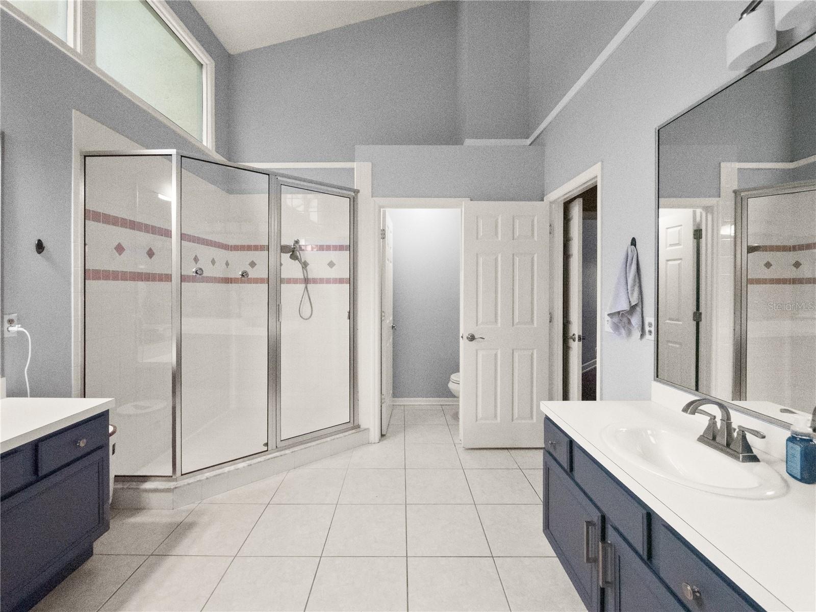 Image 20 of 37 For 1096 New Castle Lane