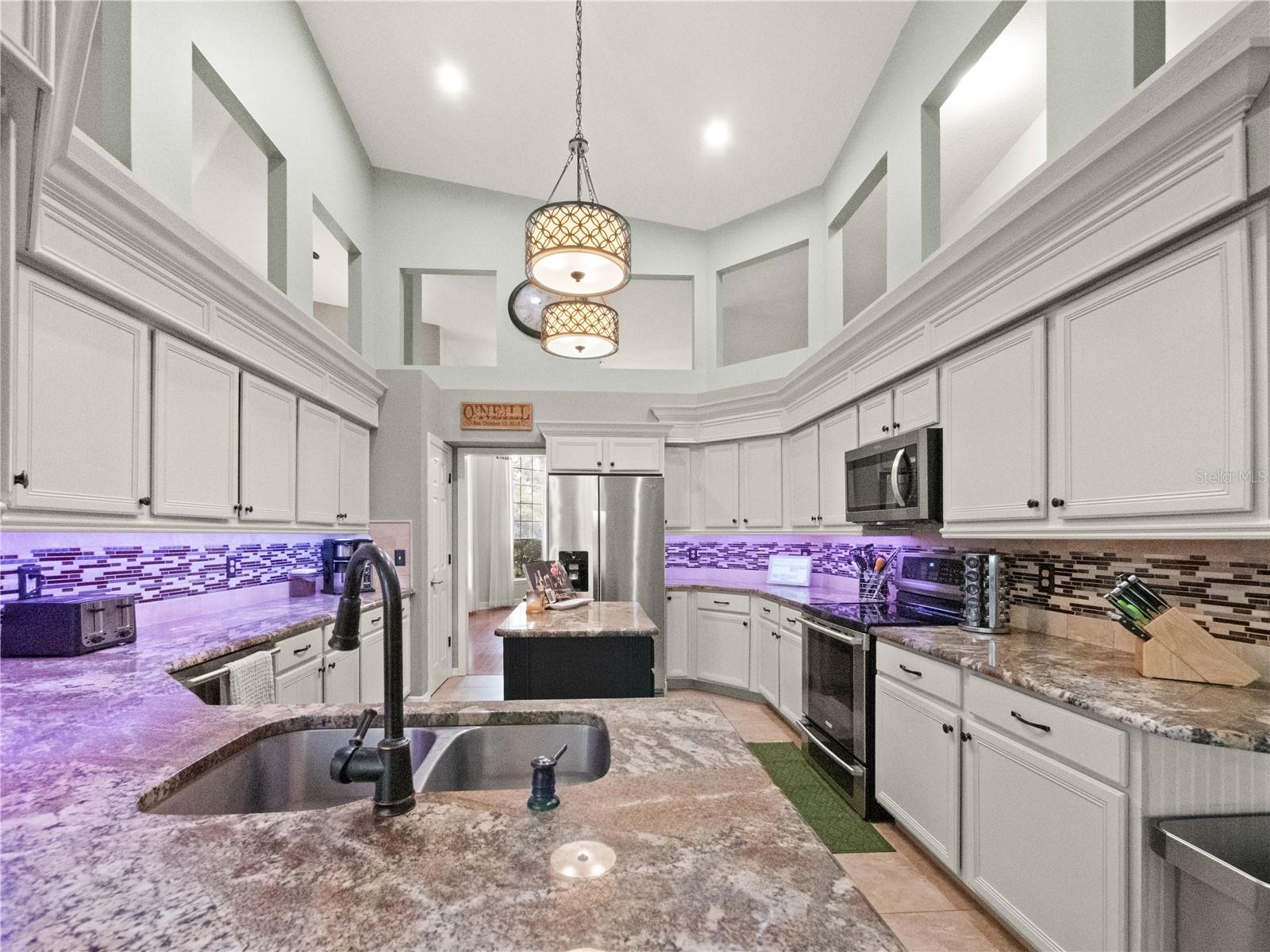 Image 5 of 37 For 1096 New Castle Lane