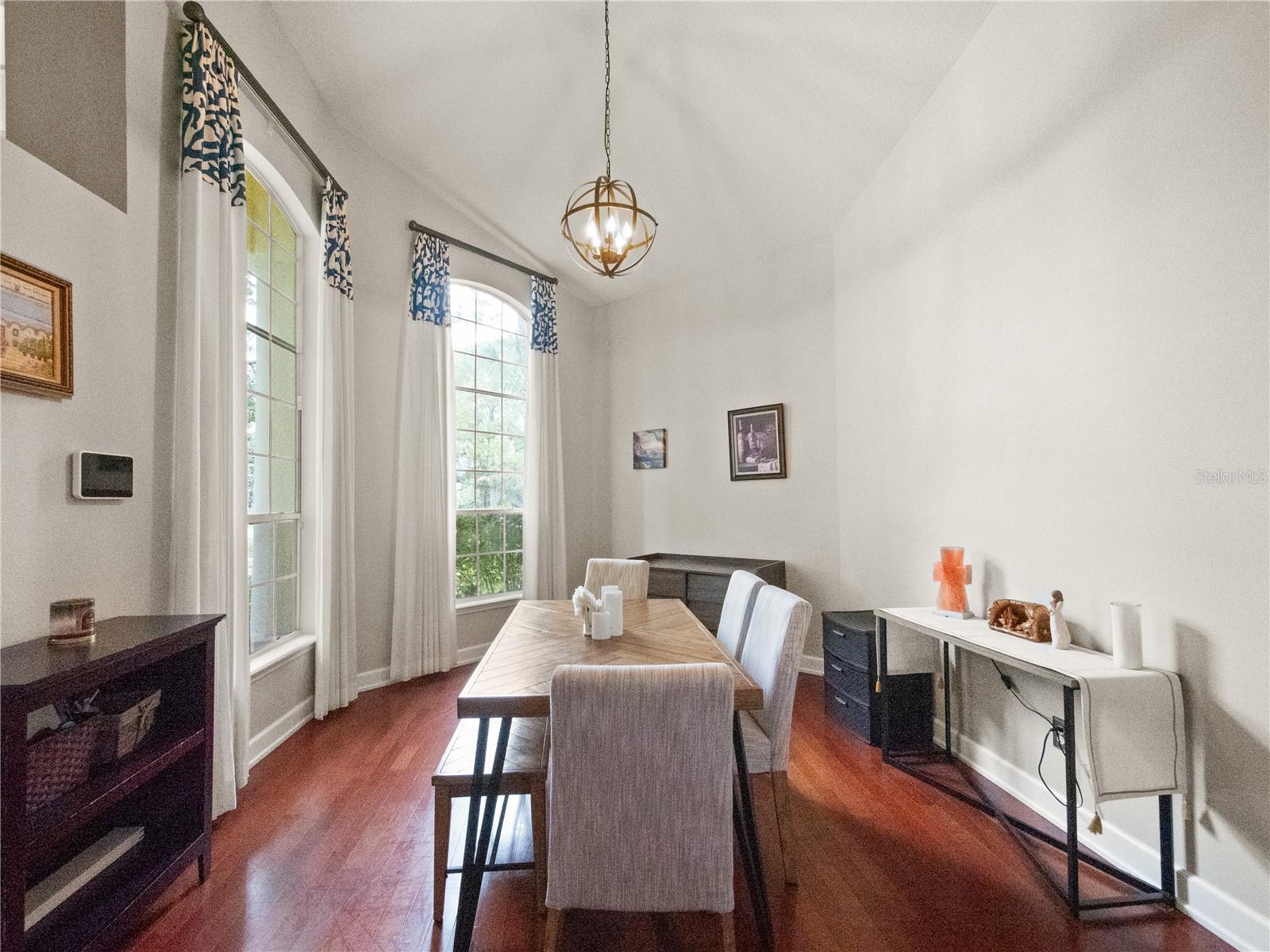 Image 7 of 37 For 1096 New Castle Lane