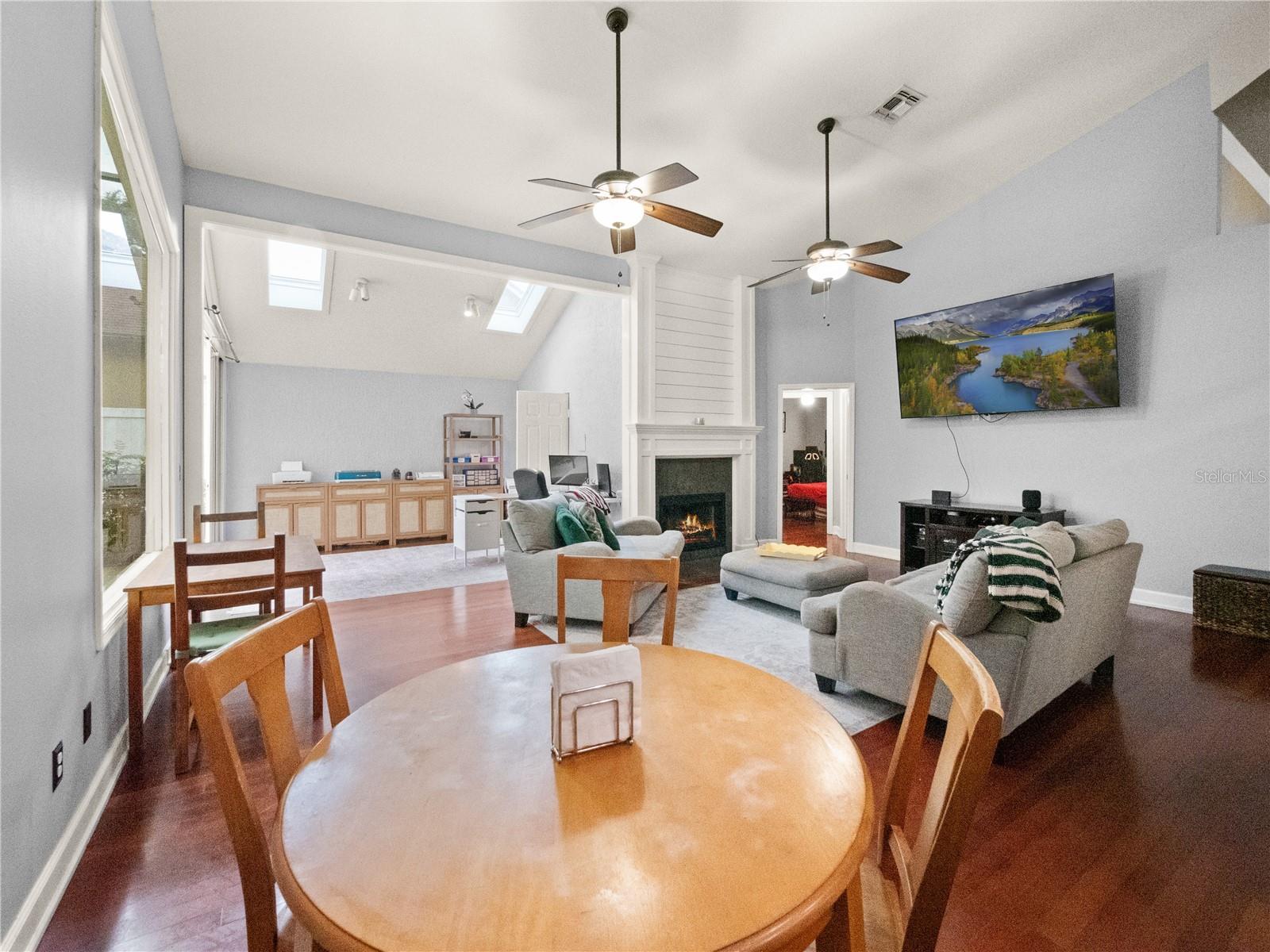 Image 8 of 37 For 1096 New Castle Lane