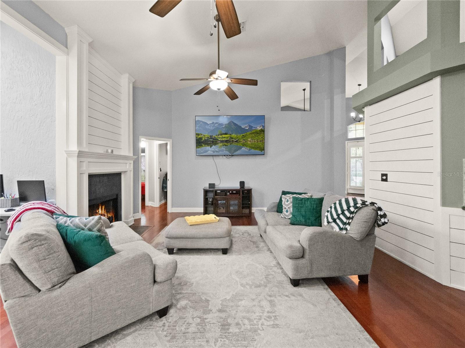 Image 9 of 37 For 1096 New Castle Lane