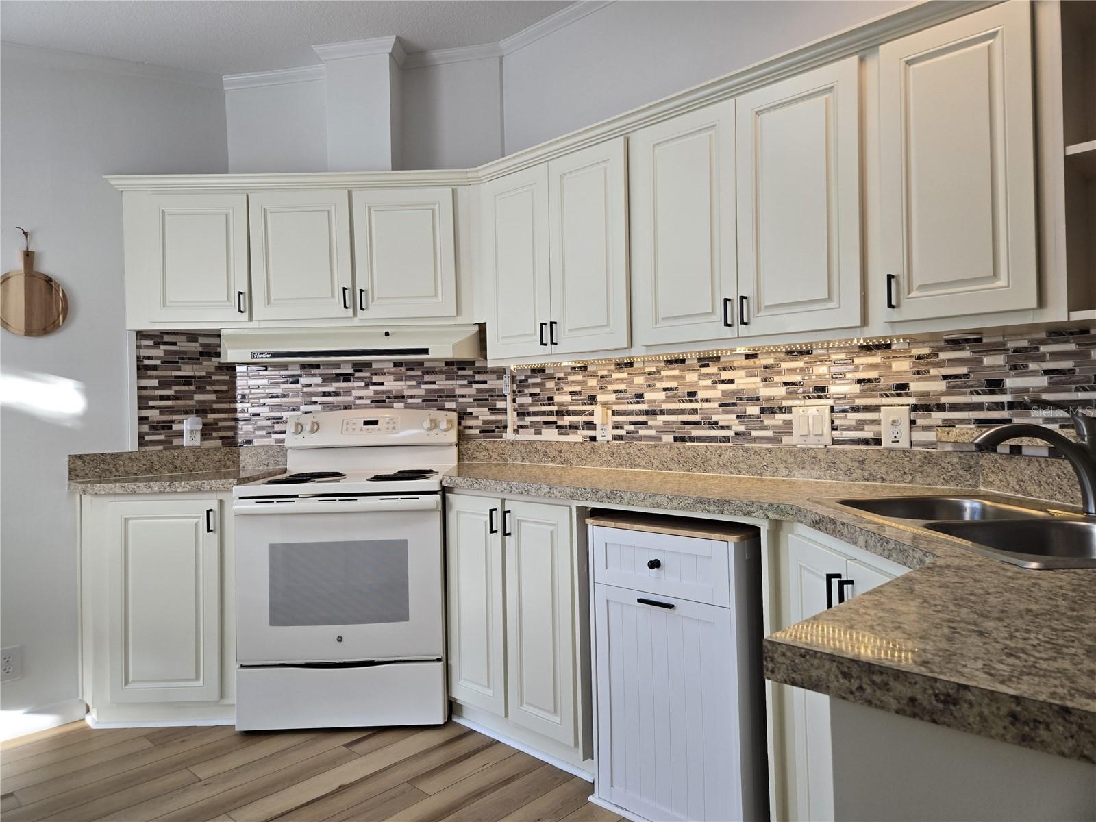 Image 14 of 40 For 4146 Greenbluff Road 817