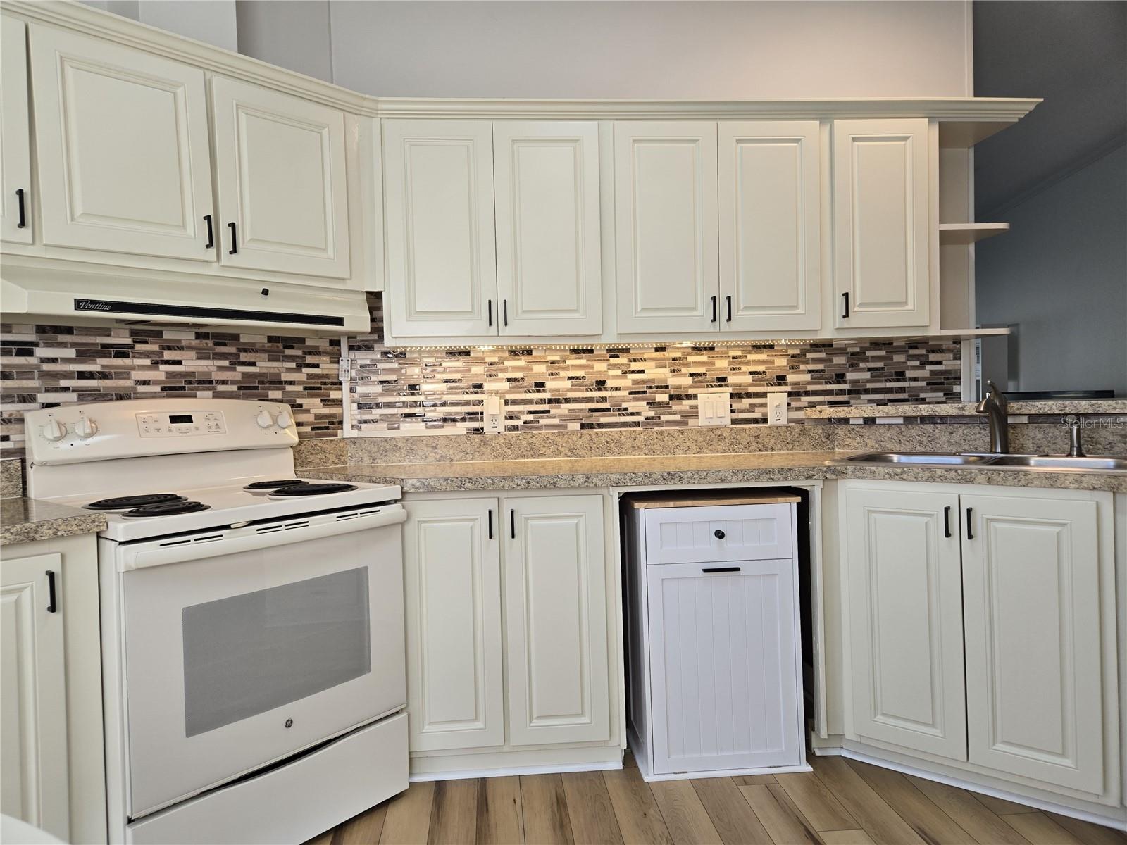 Image 15 of 40 For 4146 Greenbluff Road 817