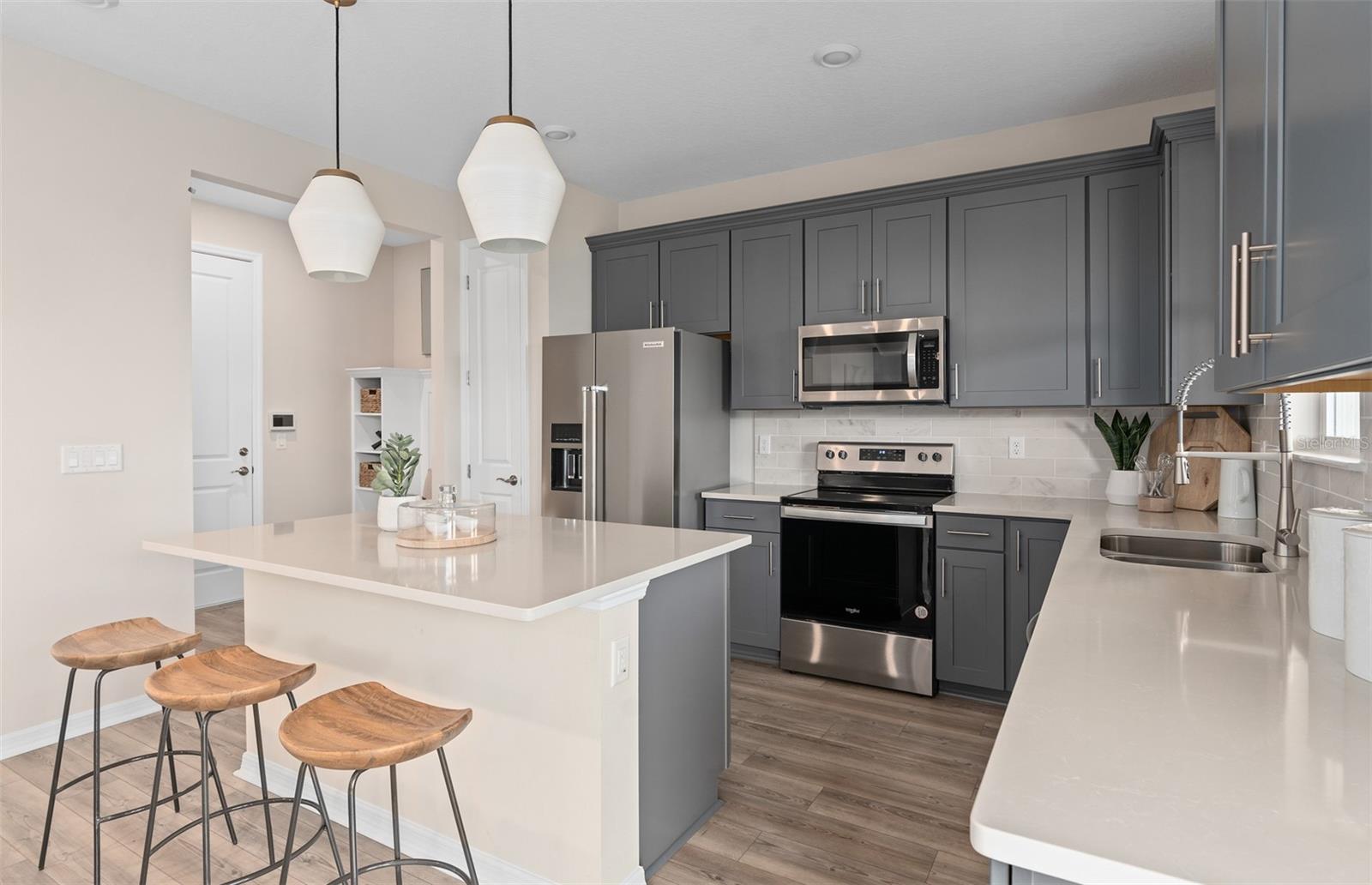 Image 8 of 28 For 10131 Hadley Street