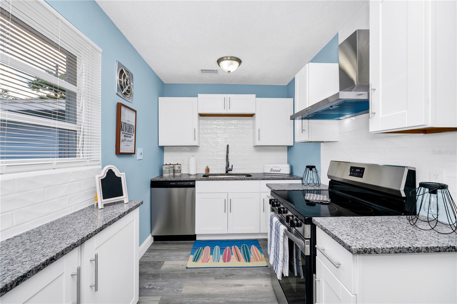 Image 2 of 30 For 511 Alder Avenue