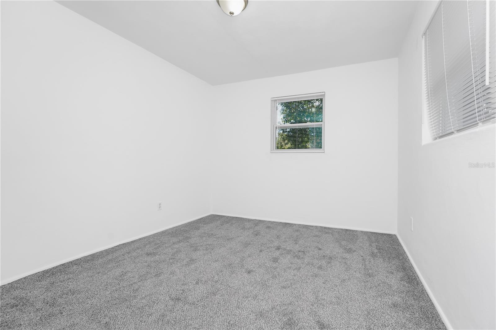 Image 20 of 30 For 511 Alder Avenue